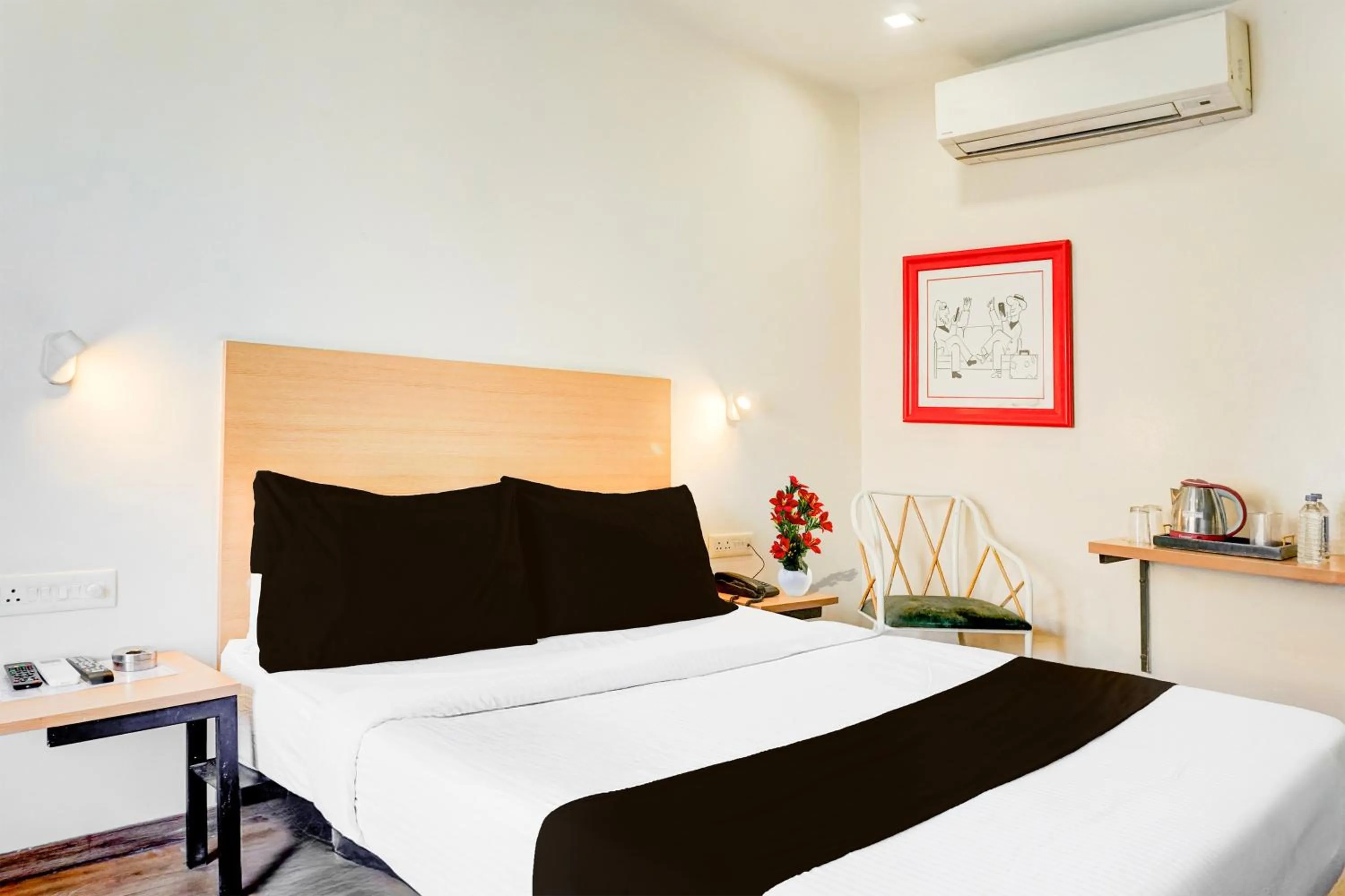 Bedroom, Bed in Super Townhouse MG Road Pune