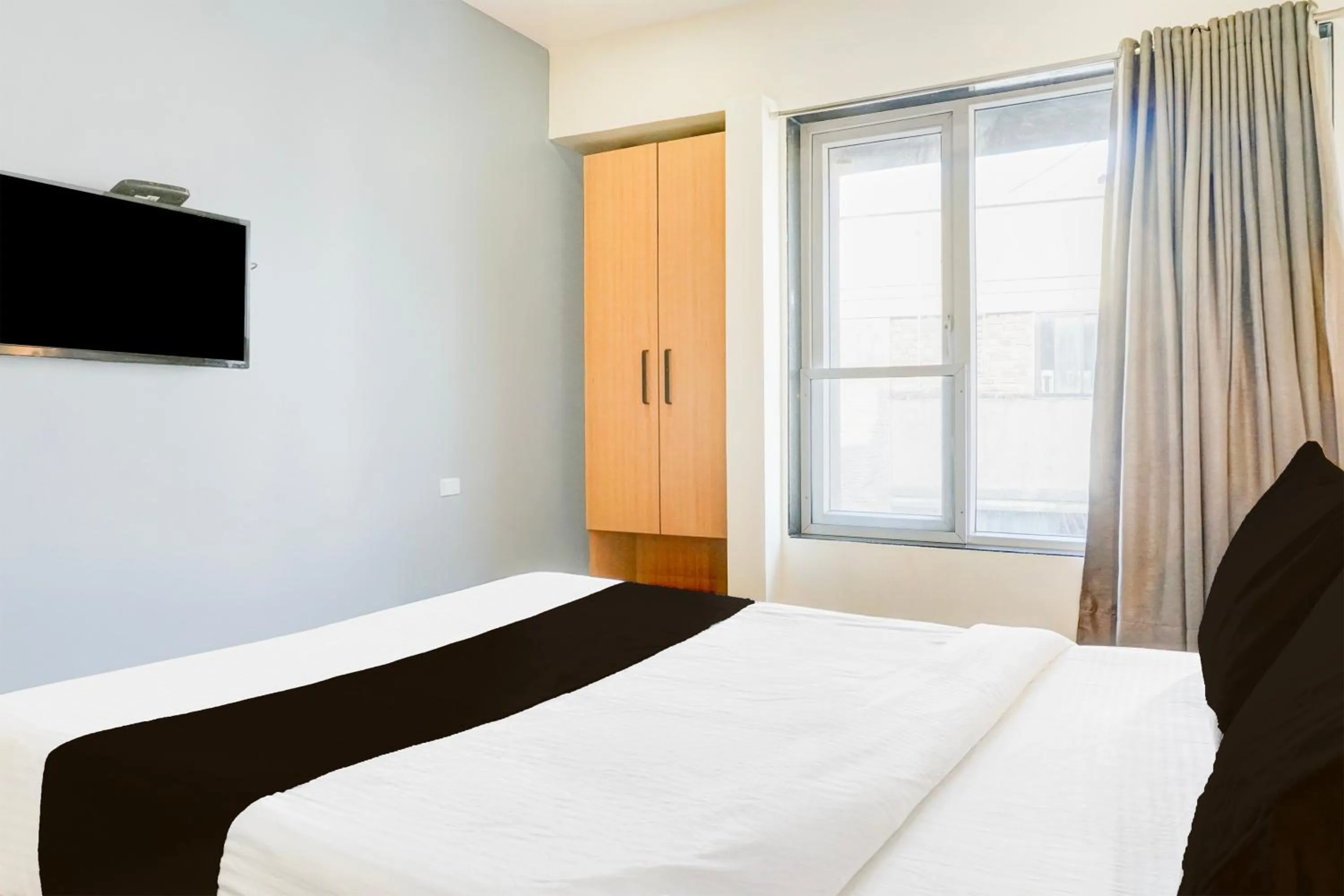 Bedroom, Bed in Super Townhouse MG Road Pune