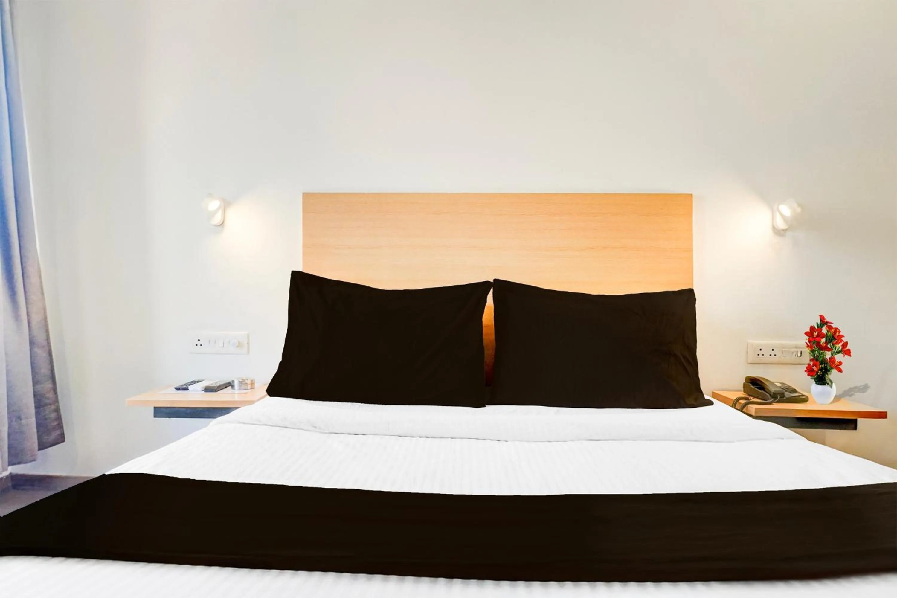 Bedroom, Bed in Super Townhouse MG Road Pune