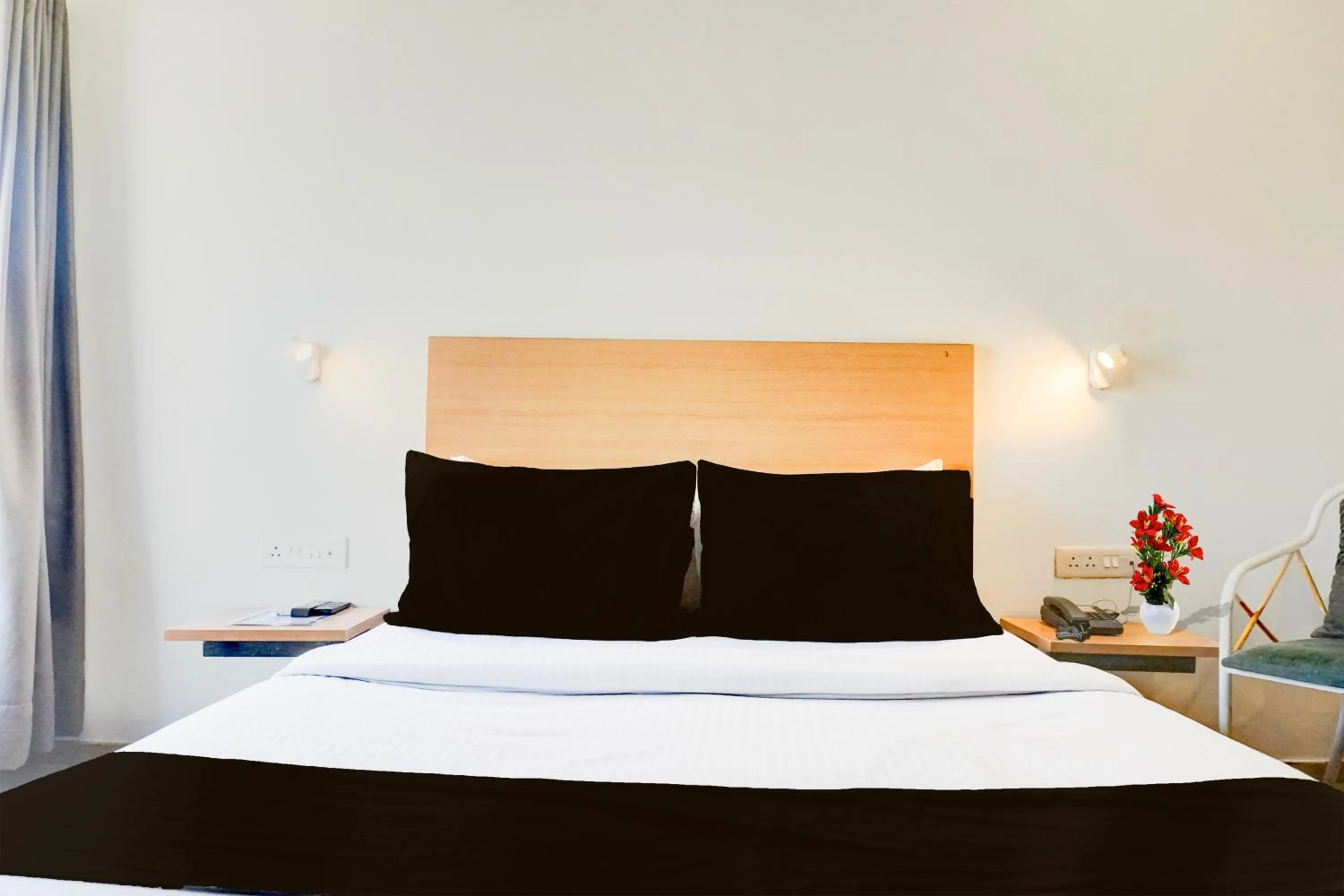 Bedroom, Bed in Super Townhouse MG Road Pune