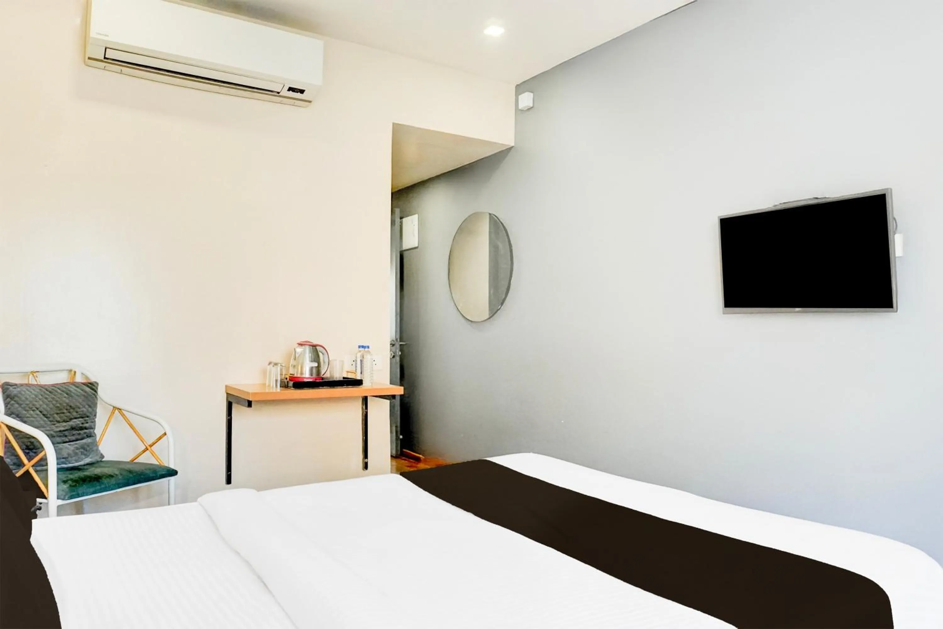 Bedroom, Bed in Super Townhouse MG Road Pune