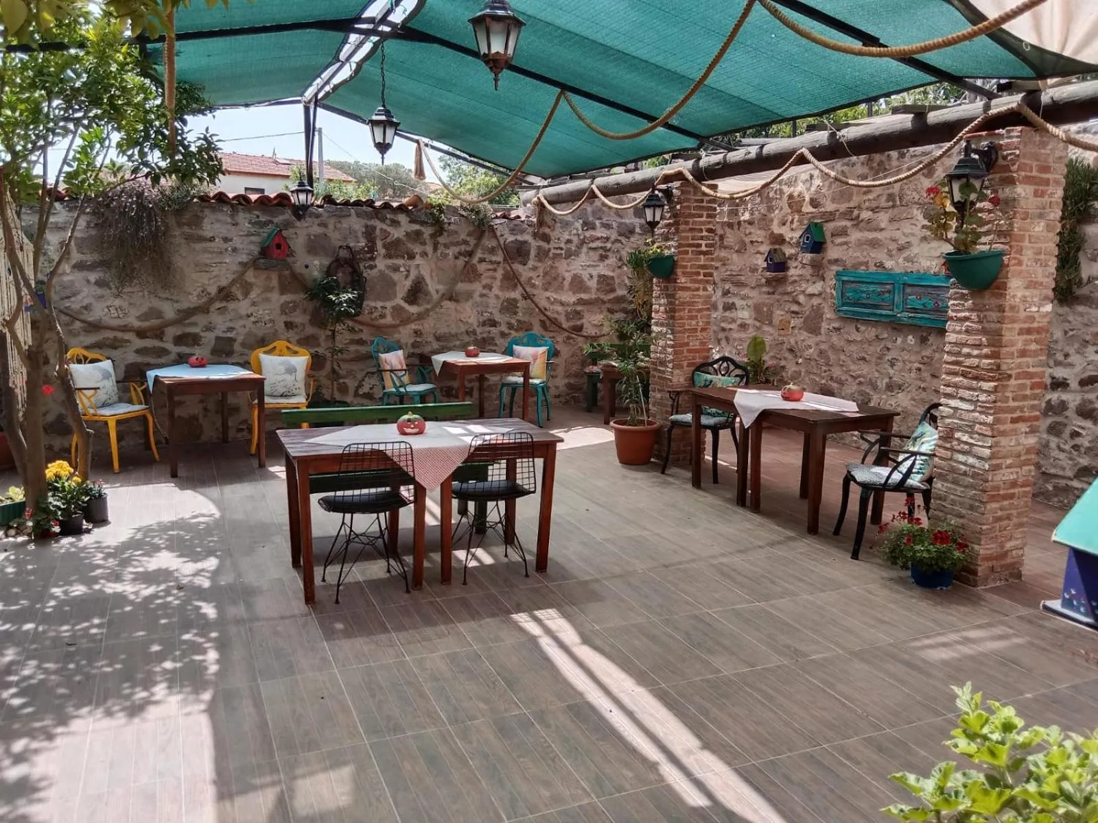 HAYAT ALTI OTEL ayvalık