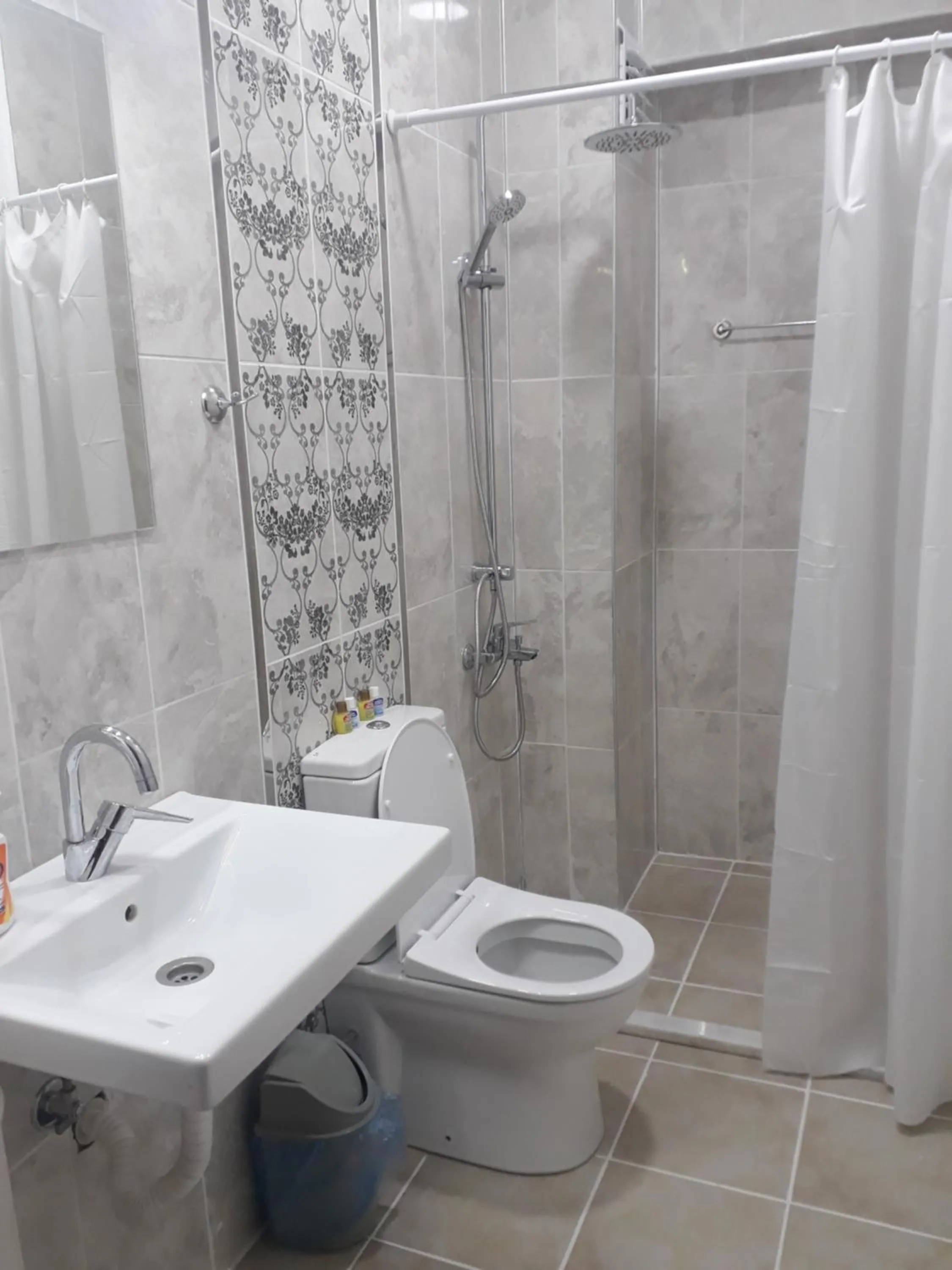 Shower in HAYAT ALTI OTEL ayvalık