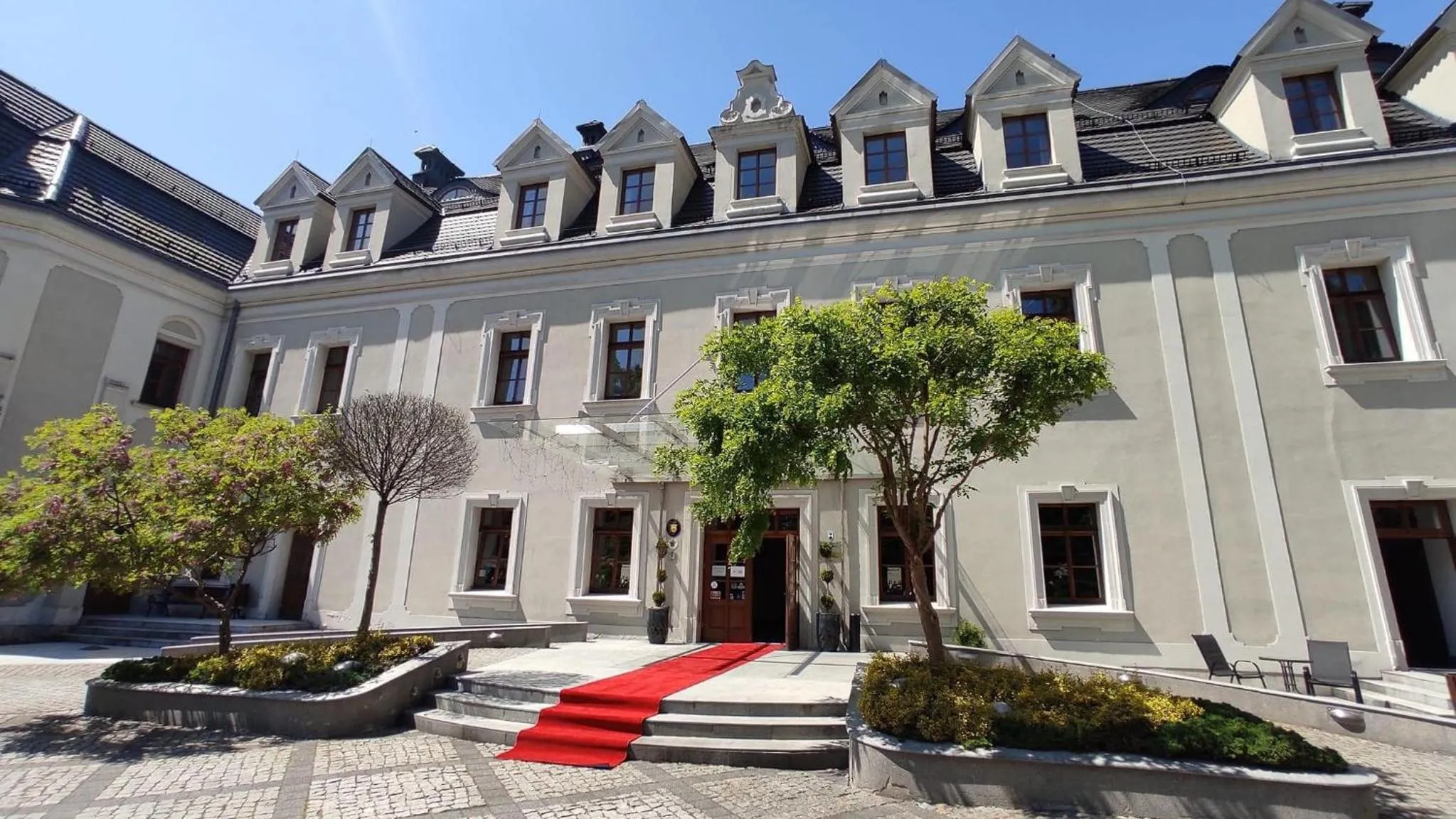 Facade/entrance in Hotel Zamek Lubliniec