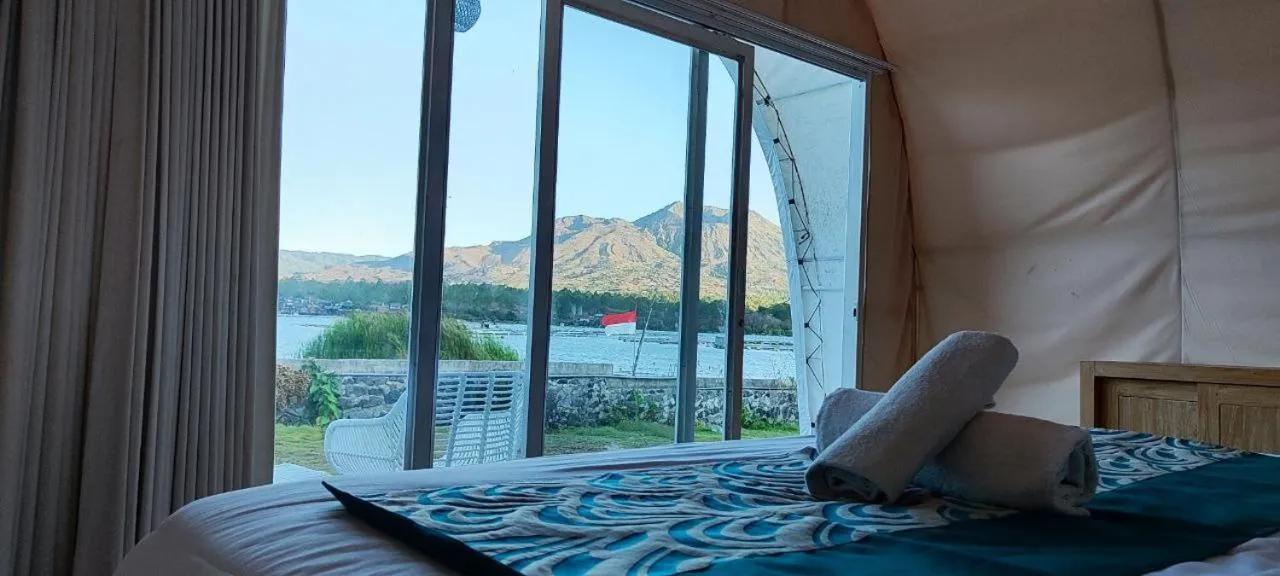 Bed in Villa Kedisan Lakeview