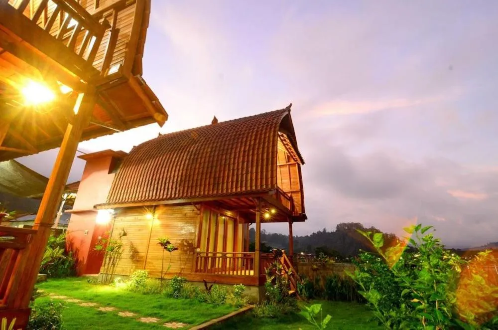 Property building in Villa Kedisan Lakeview