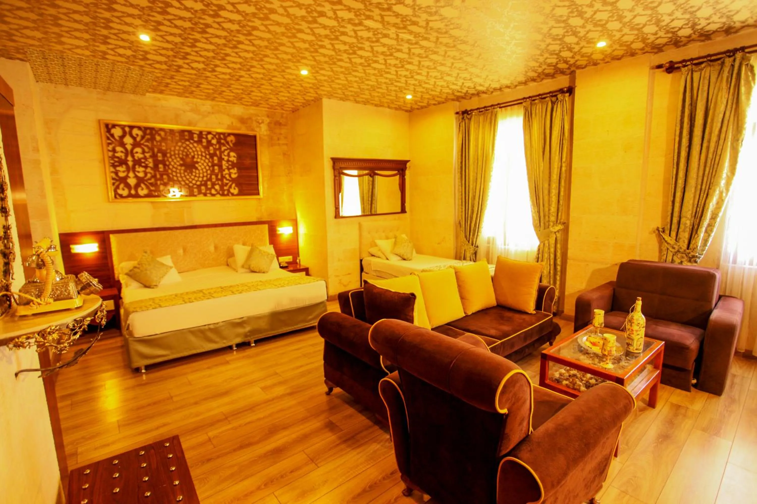 Photo of the whole room, Bed in Tuğhan Hotel