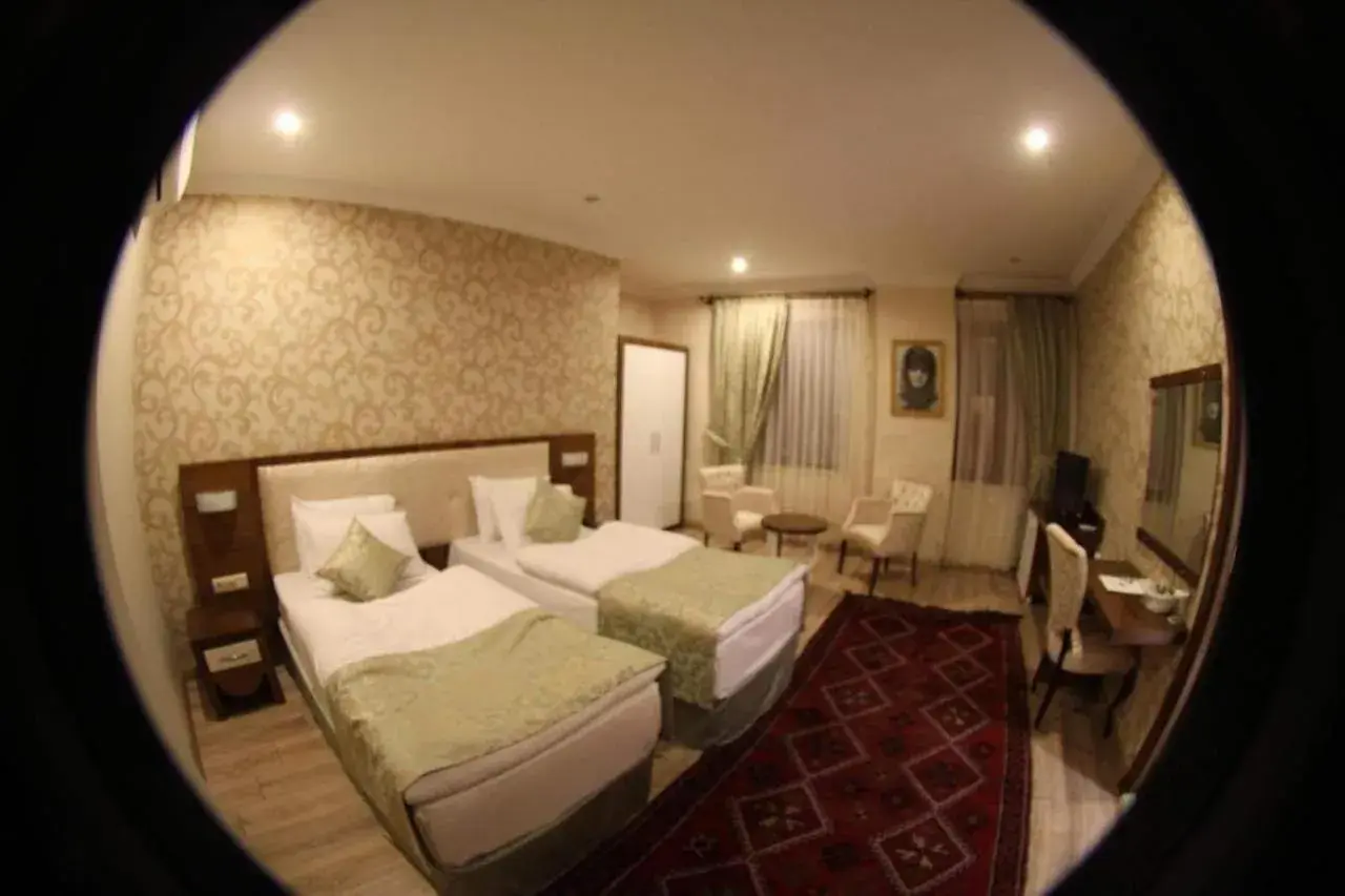 Superior Twin Room with City View in Tuğhan Hotel Superior Twin Room with City View in Tuğhan Hotel
