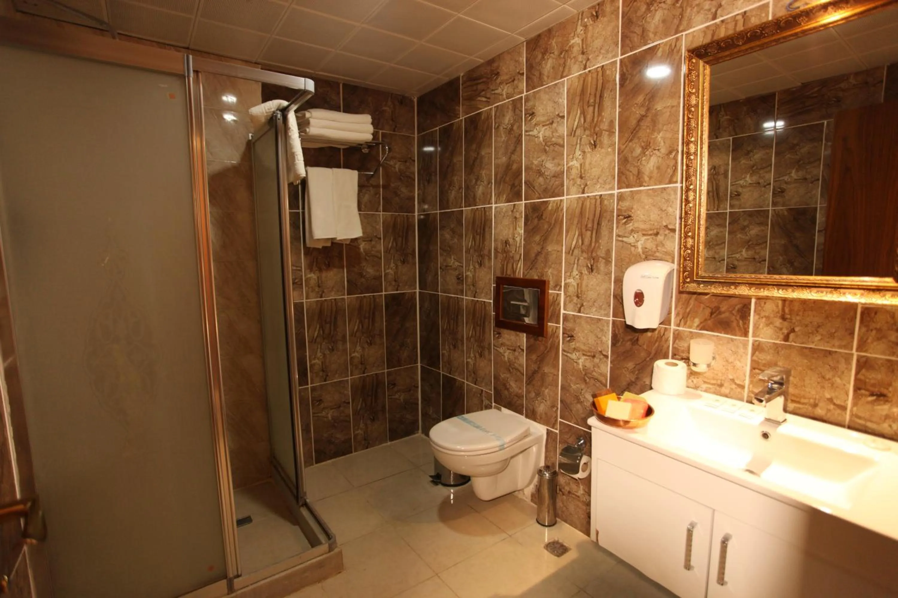 Bathroom in Tuğhan Hotel