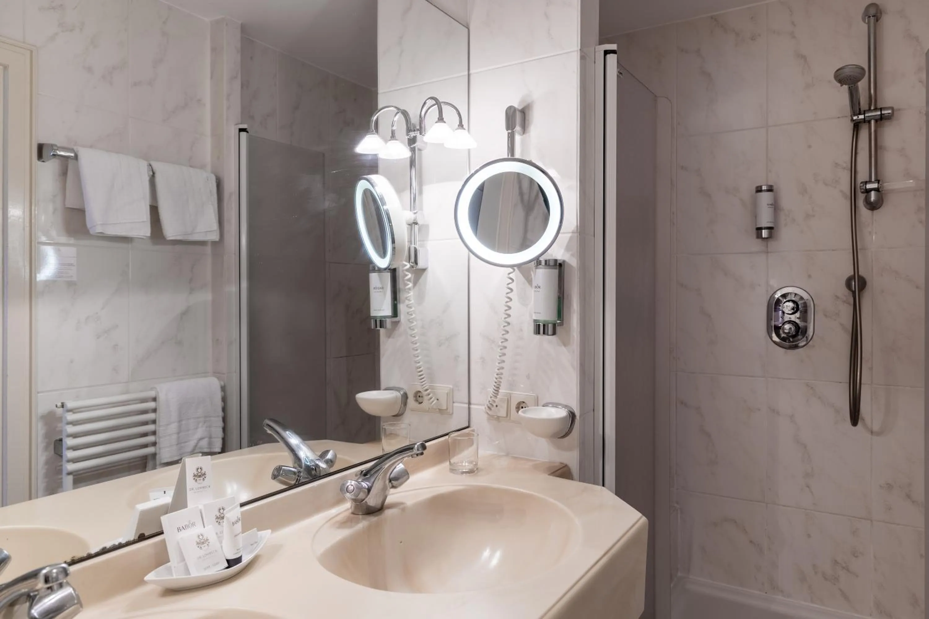 Bathroom in Hotel Landhaus Höpen