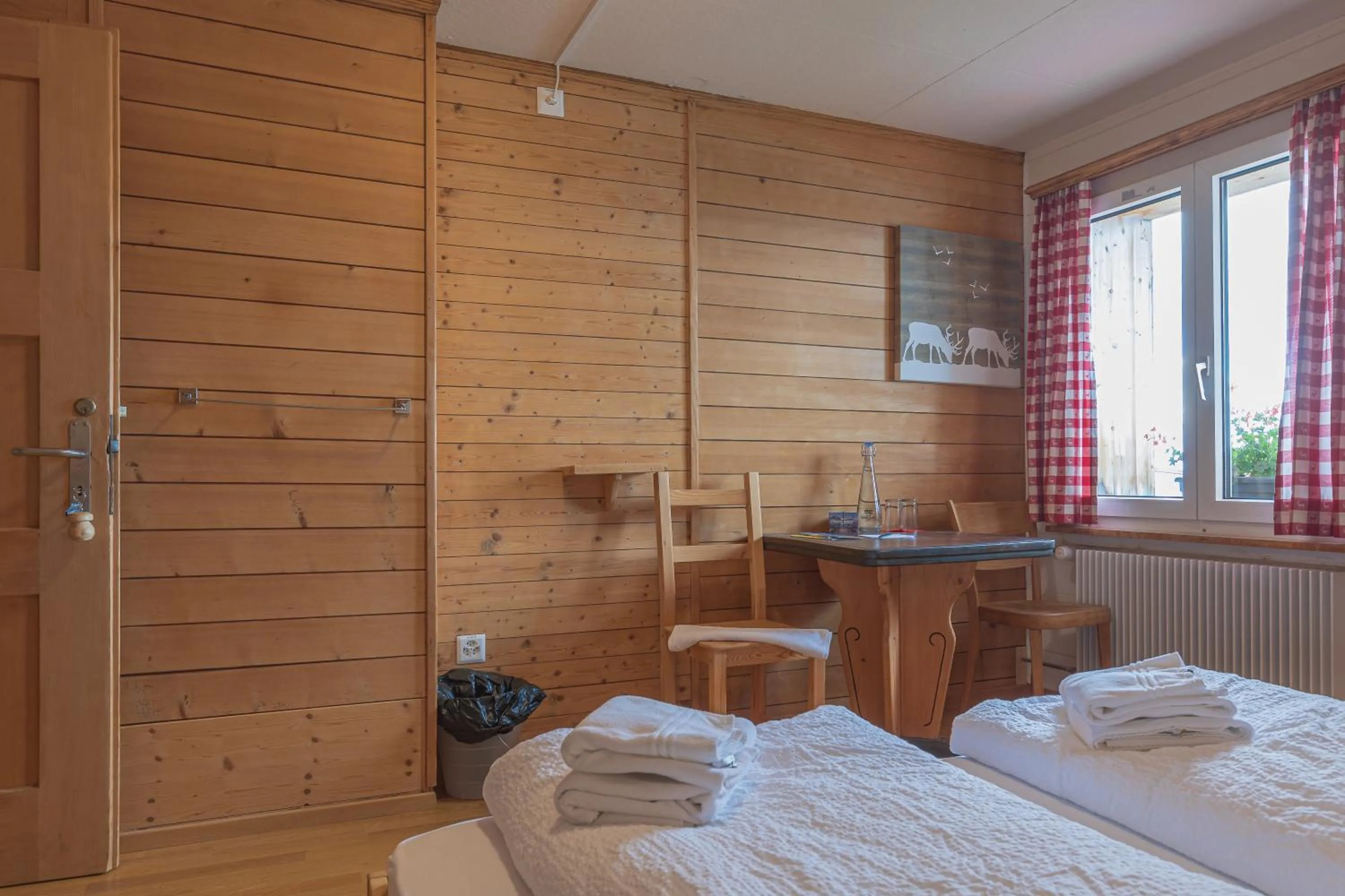 Bed in Berghaus Niederhorn