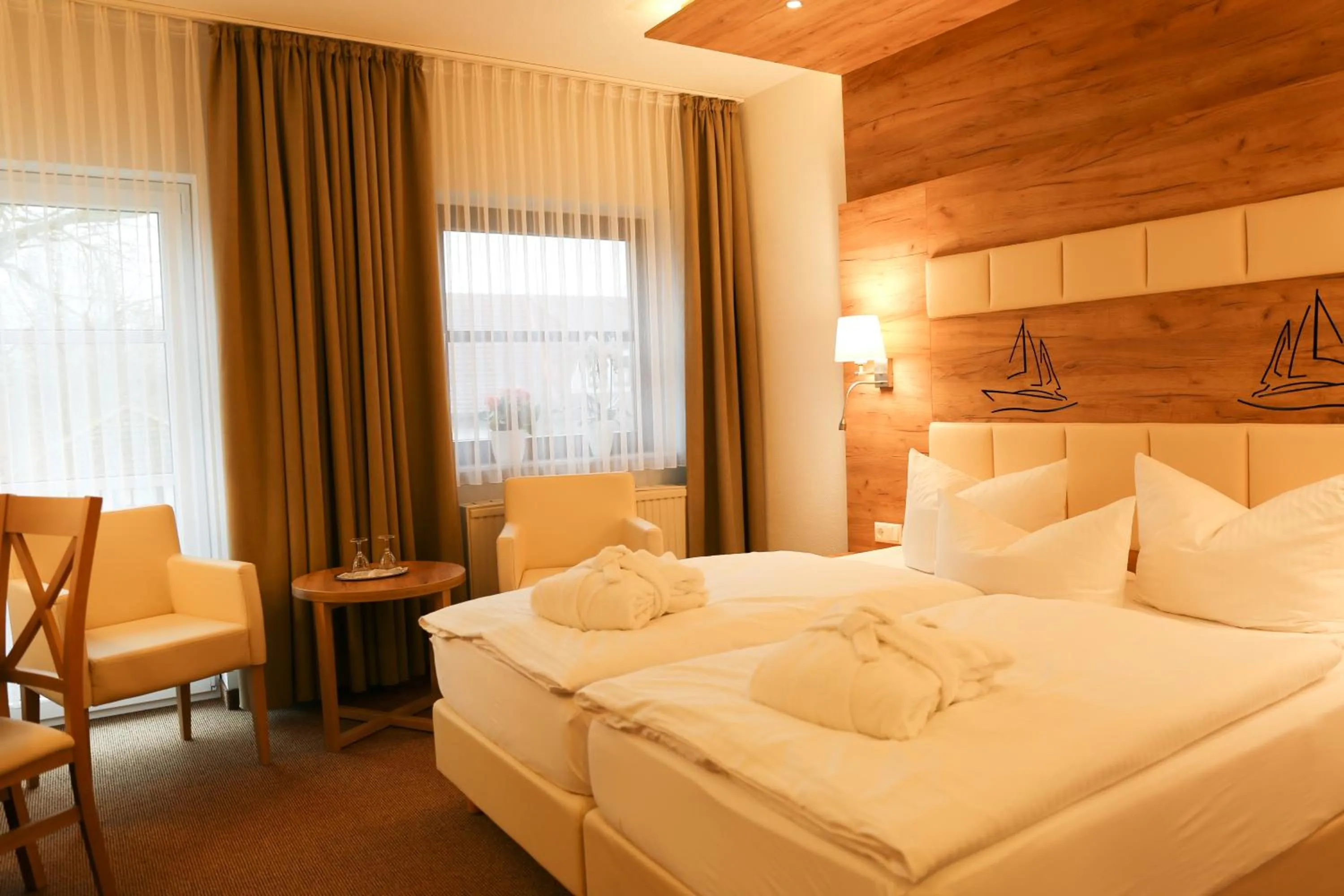 Photo of the whole room, Bed in Lindenhotel Stralsund