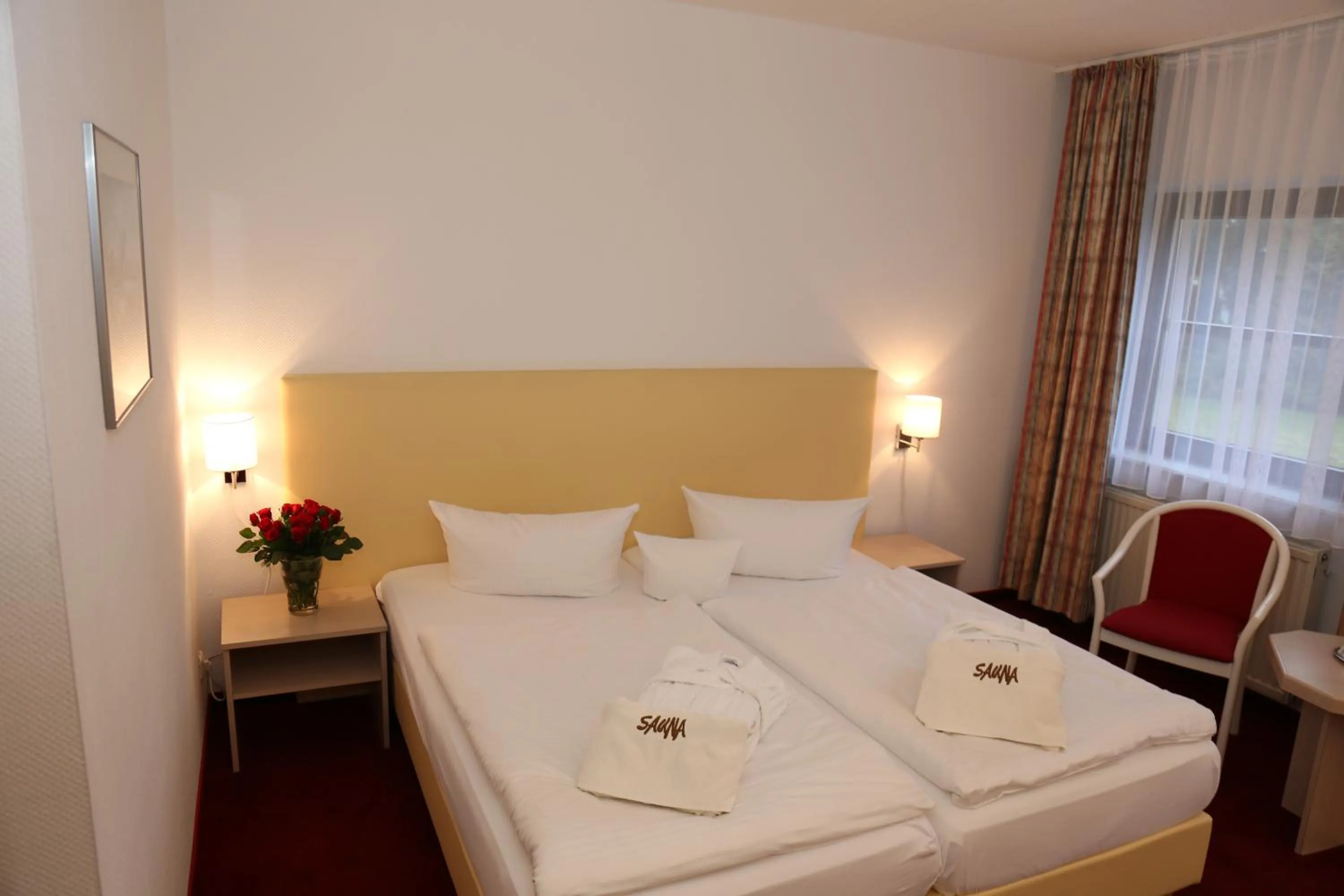 Photo of the whole room, Bed in Lindenhotel Stralsund