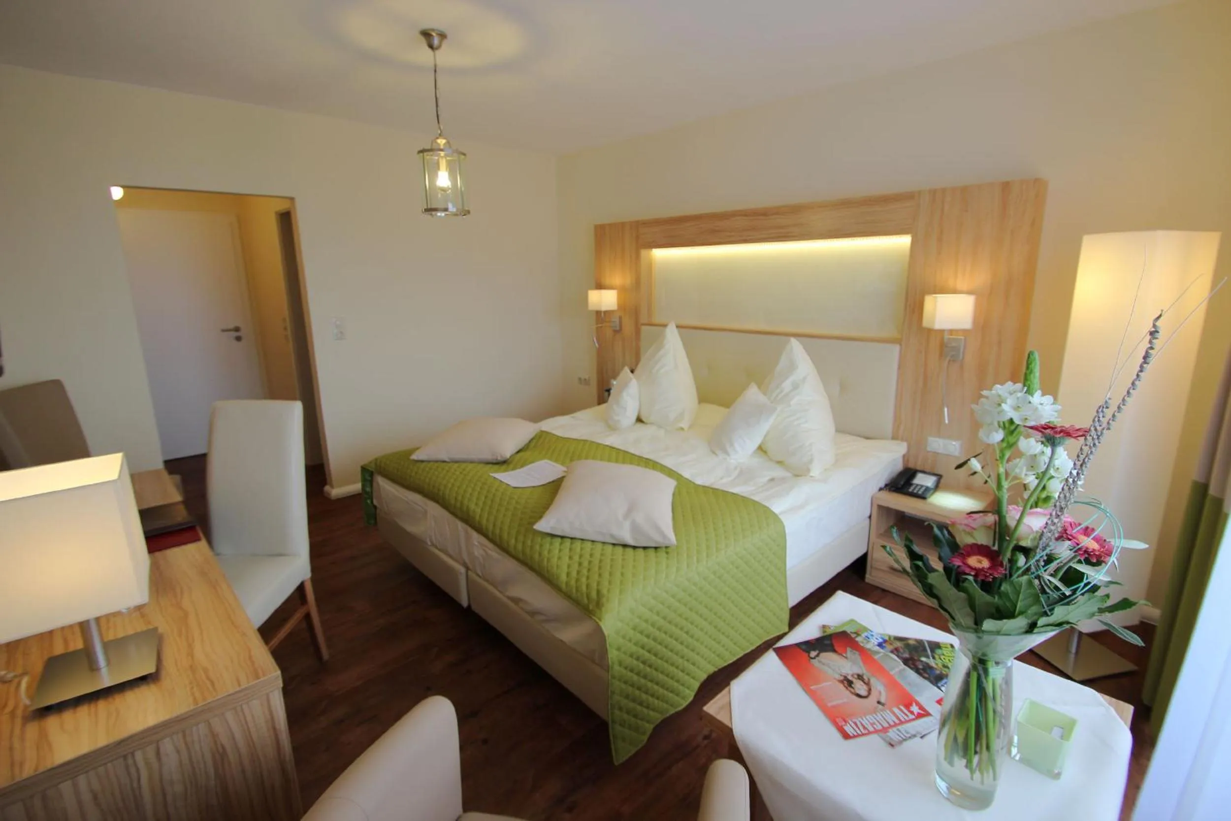 Photo of the whole room, Bed in Parkhotel Emstaler Höhe