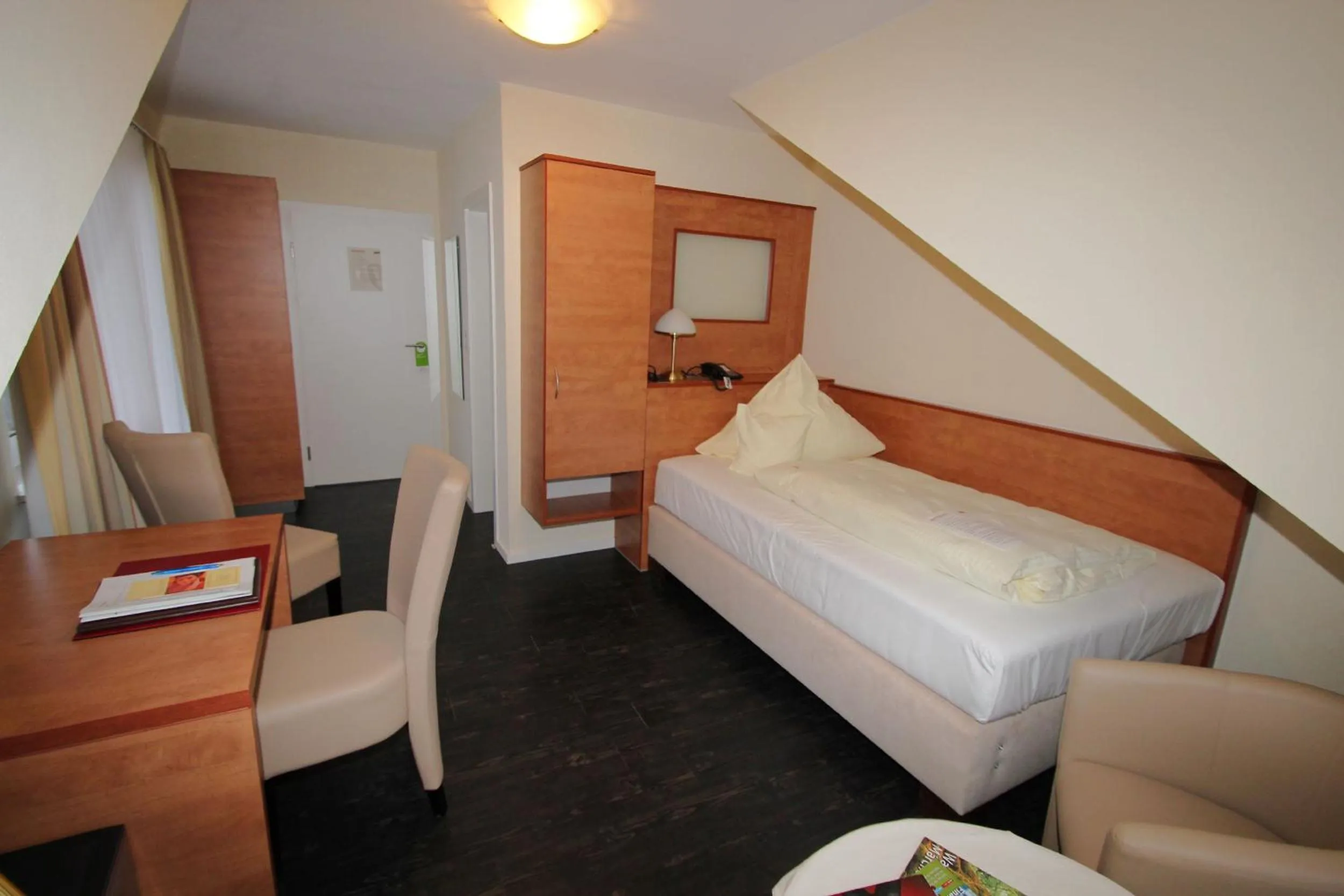 Bedroom, Bed in Parkhotel Emstaler Höhe