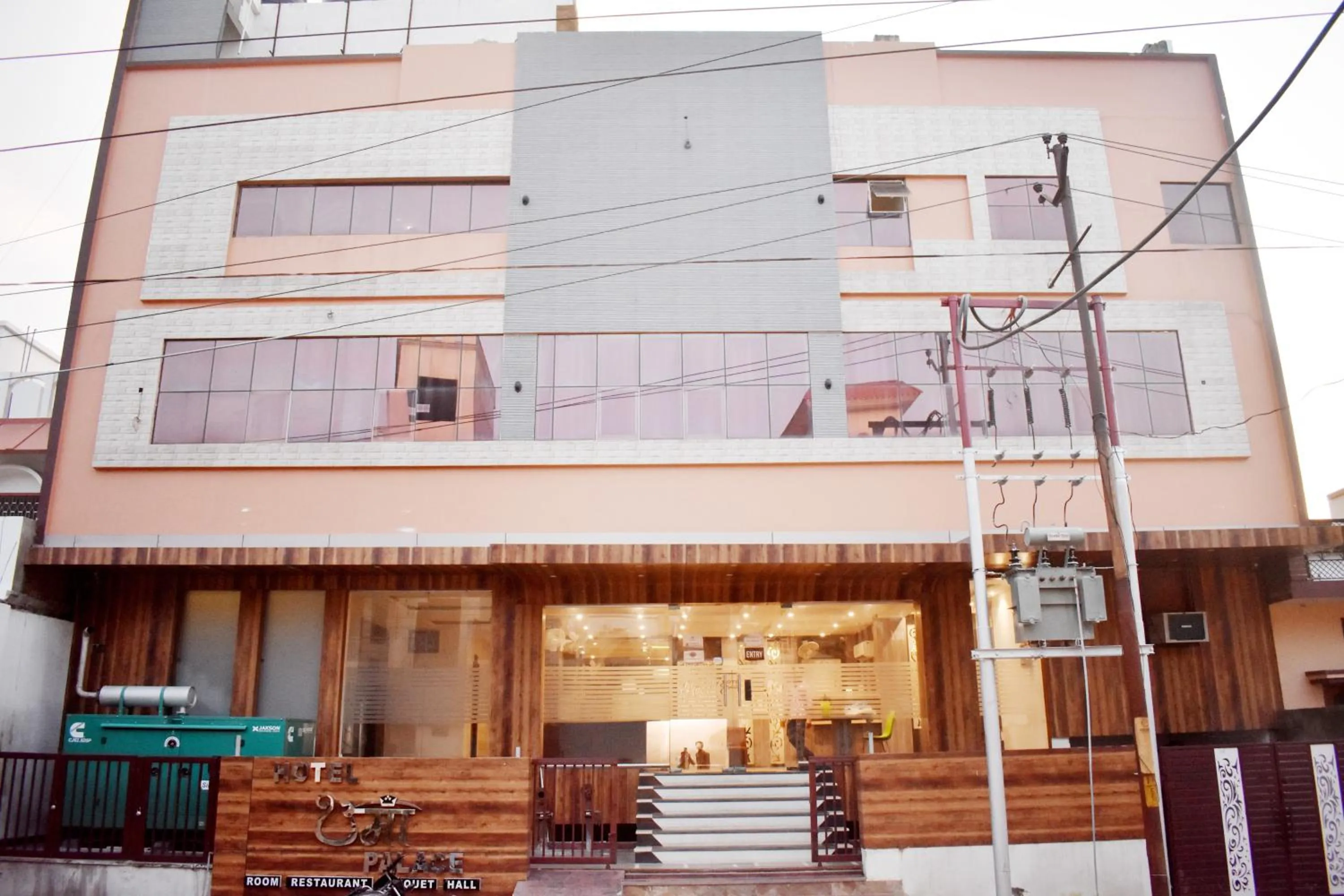 Facade/entrance in HOTEL UMA PALACE