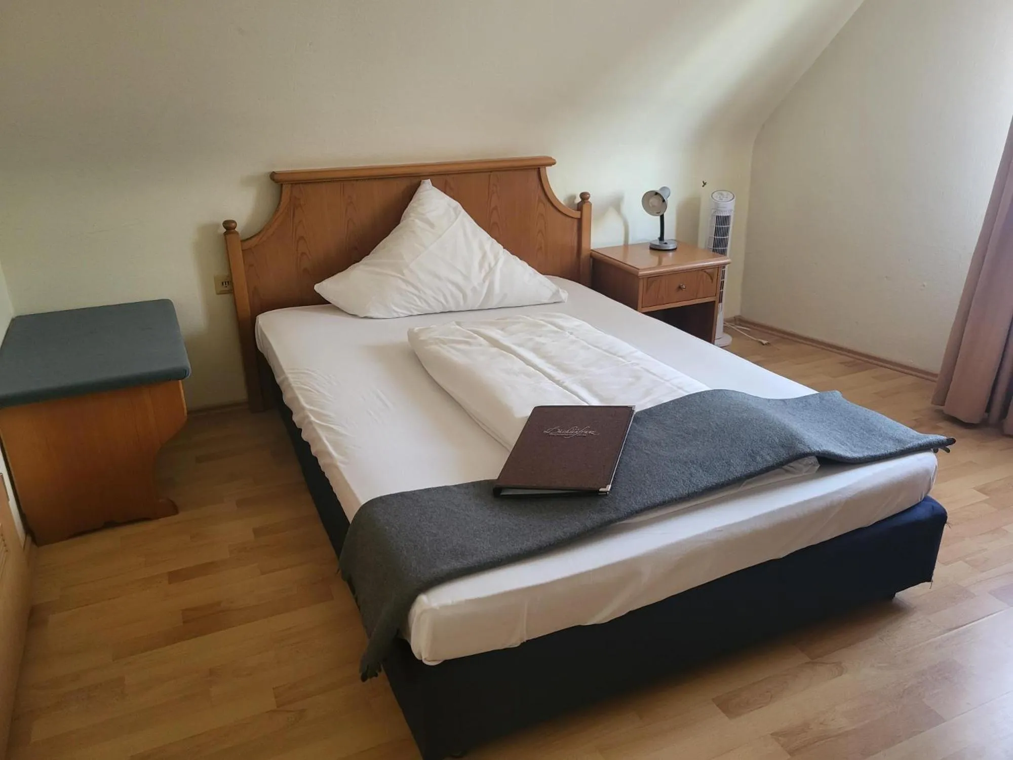 Photo of the whole room, Bed in Brauereigasthof Dachsenfranz