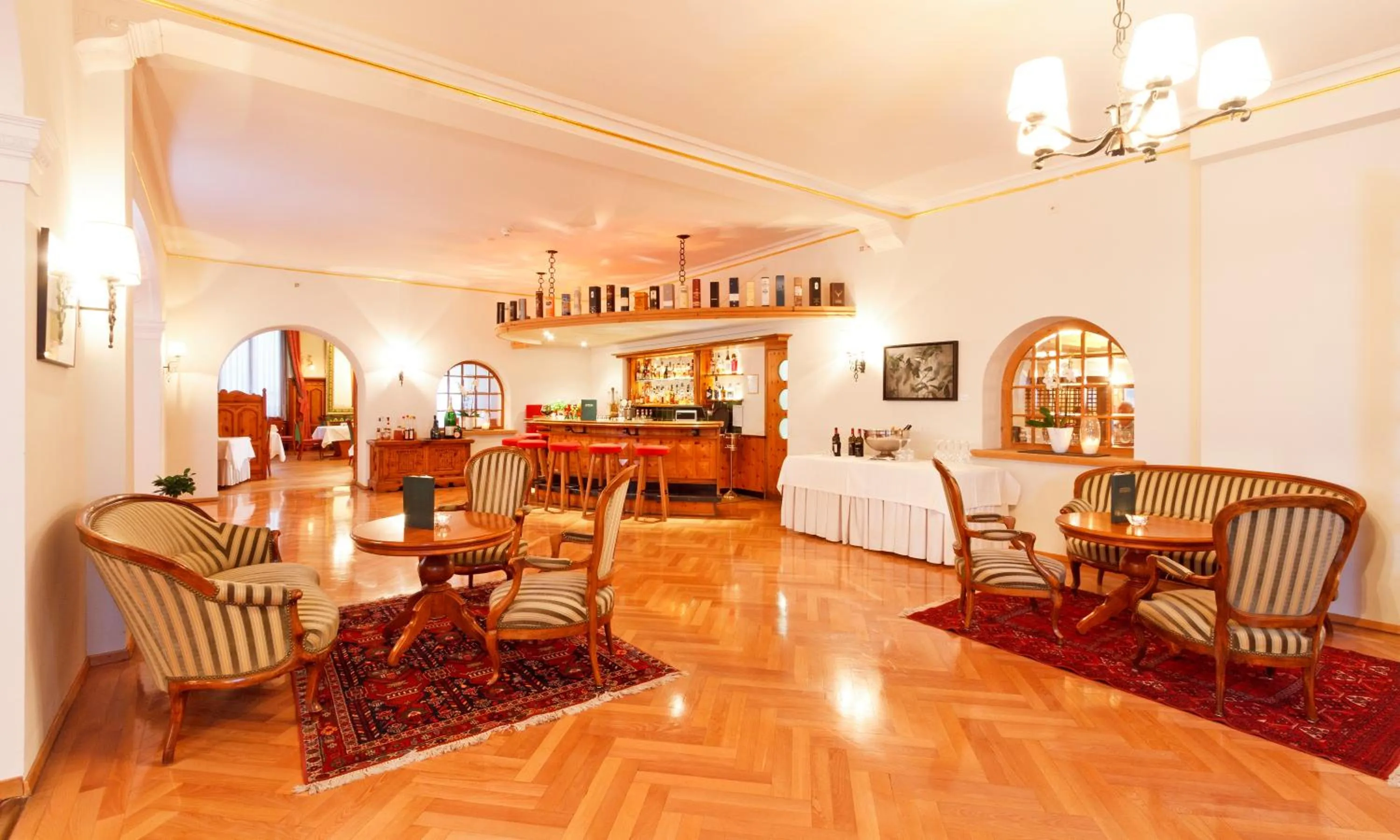 Restaurant/places to eat in Edelweiss Swiss Quality Hotel