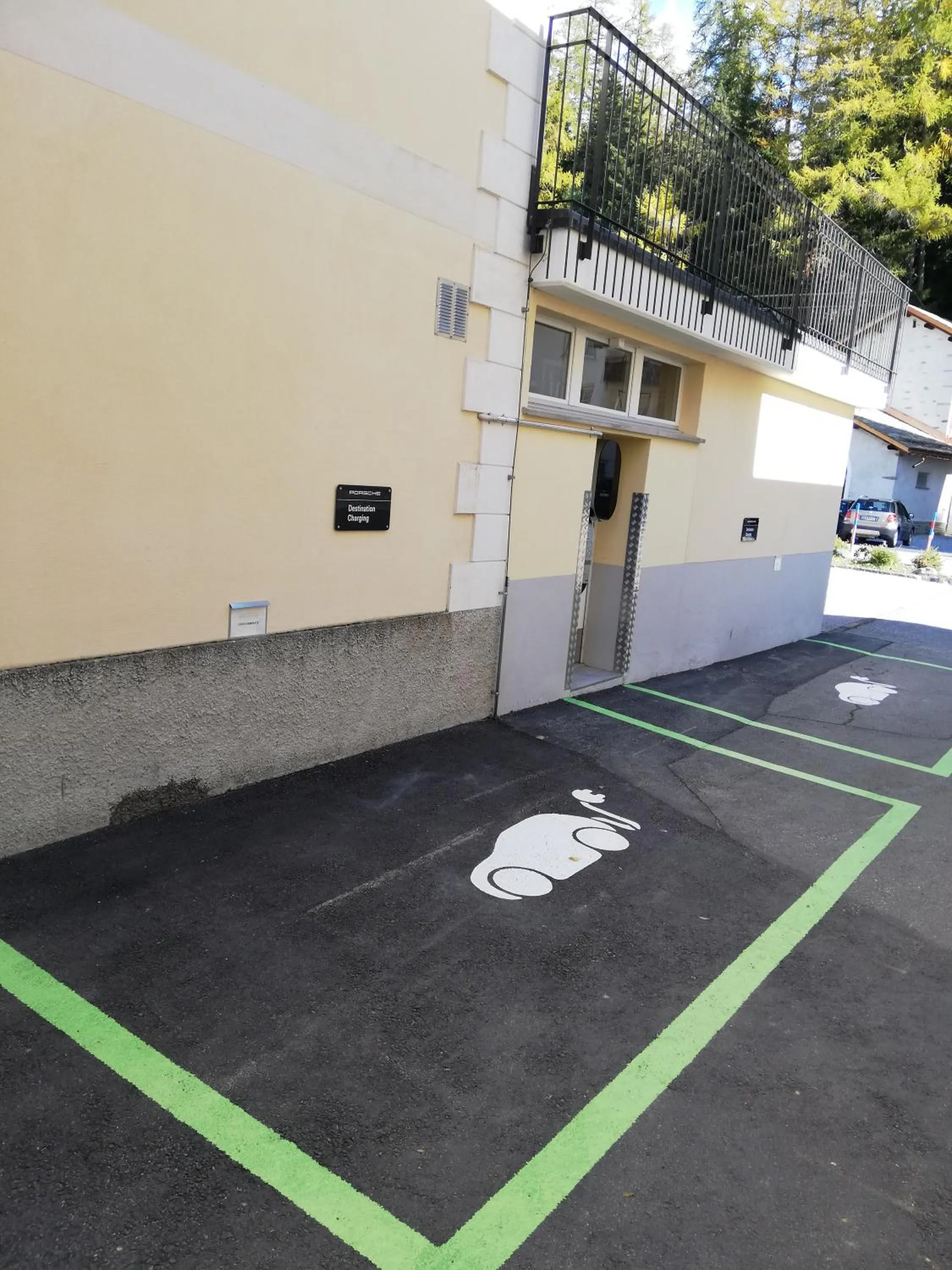 Parking in Edelweiss Swiss Quality Hotel