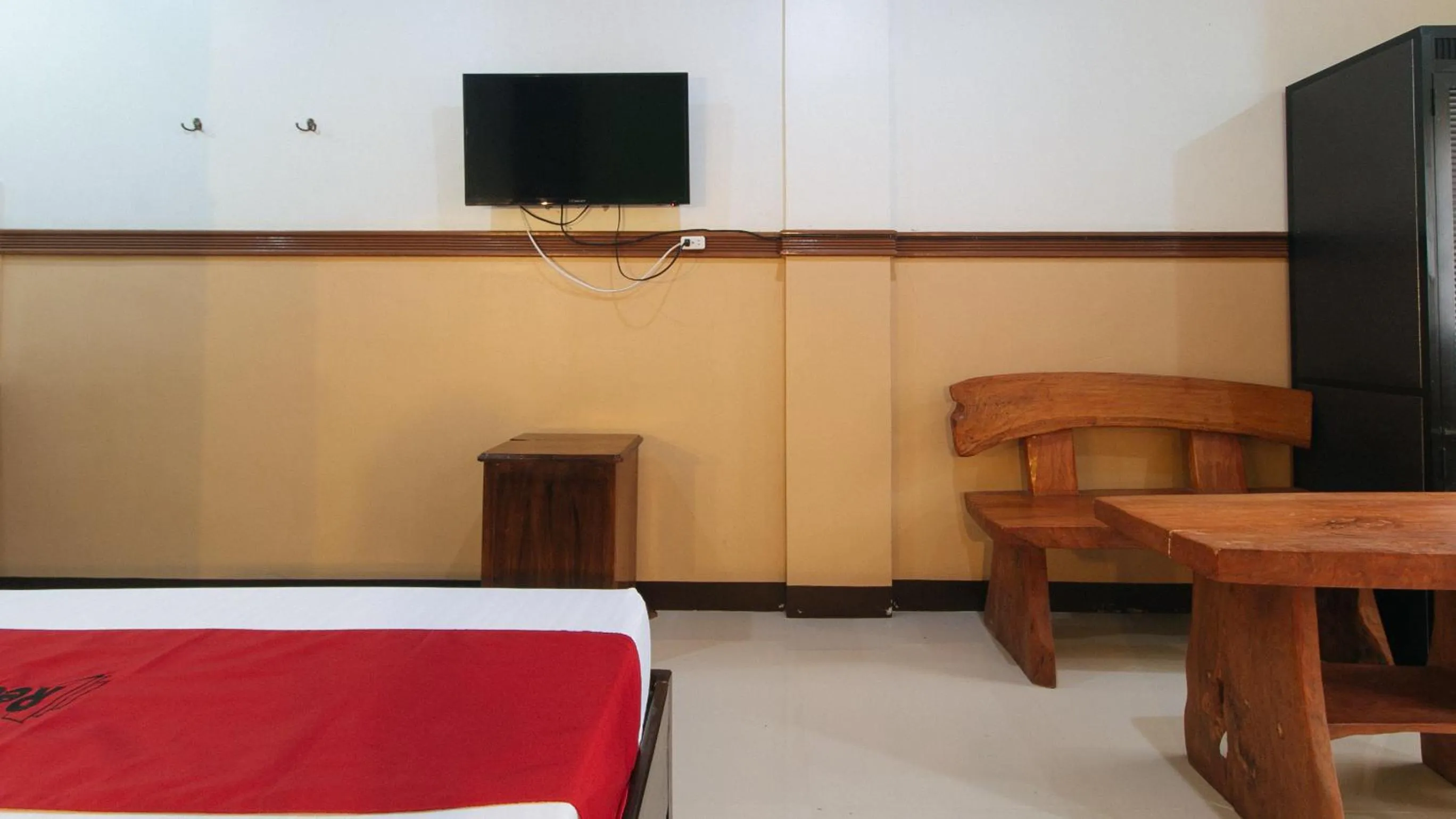 Photo of the whole room, Bed in RedDoorz Plus near Municipality of Luisiana Laguna