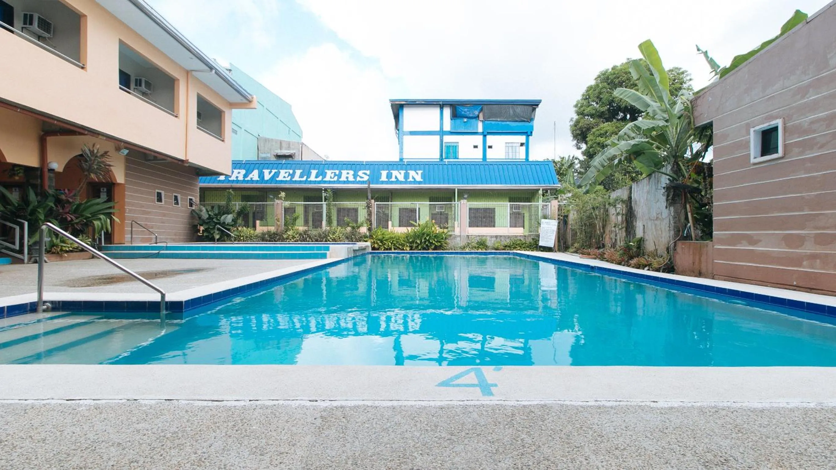 Property building in RedDoorz Plus near Municipality of Luisiana Laguna