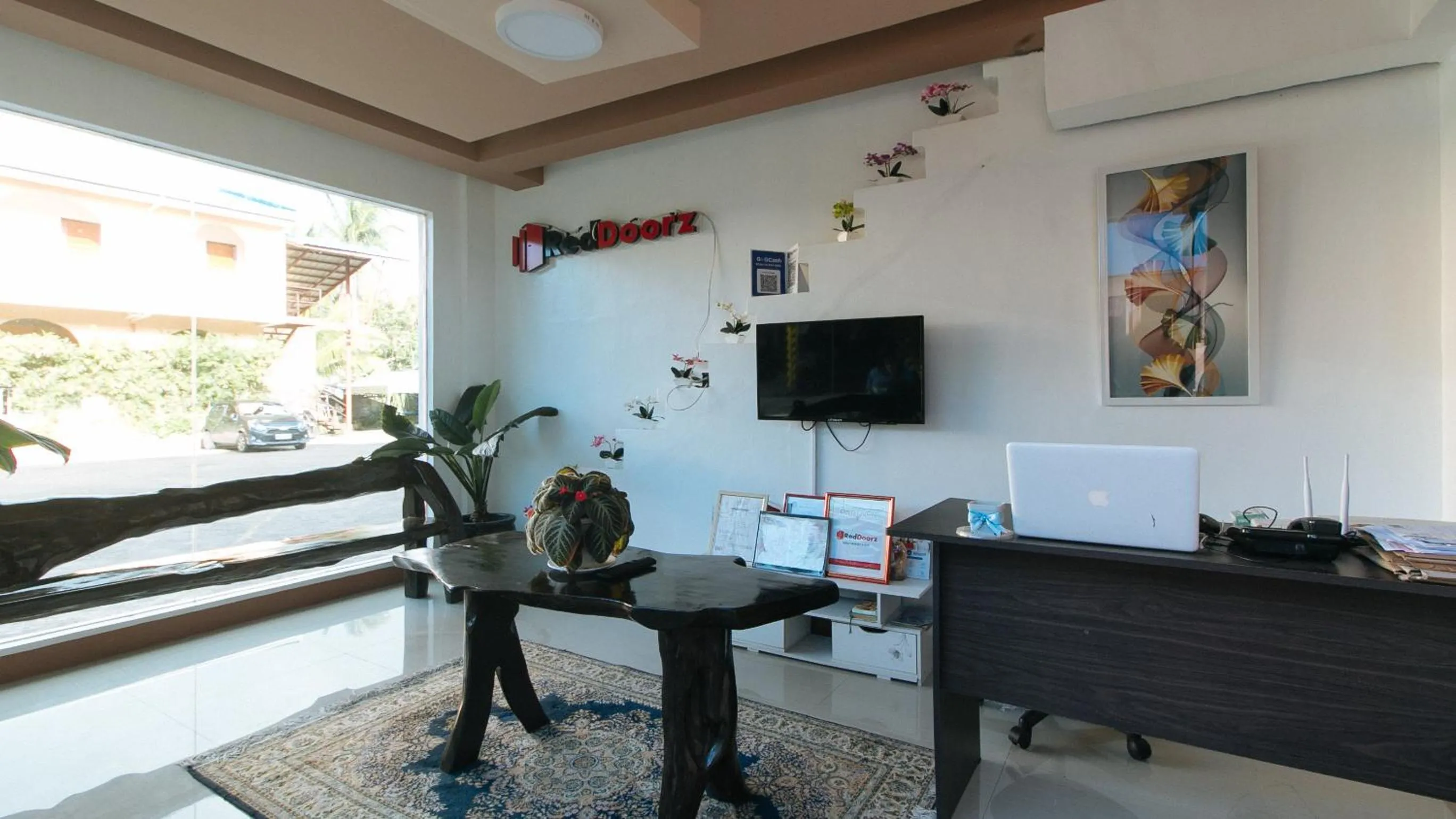 TV and multimedia in RedDoorz Plus near Municipality of Luisiana Laguna