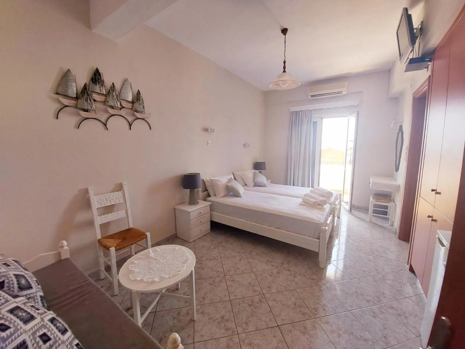 Bed in Agia Roumeli Hotel adults only