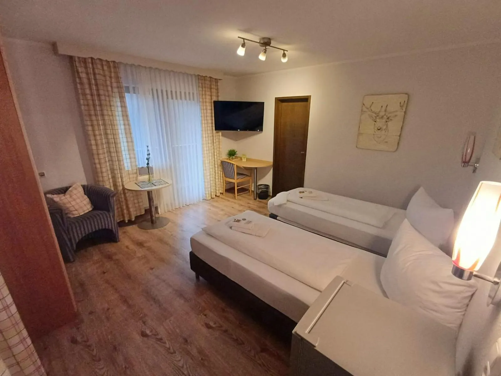 Bedroom in Günstige Zimmer im Spessart