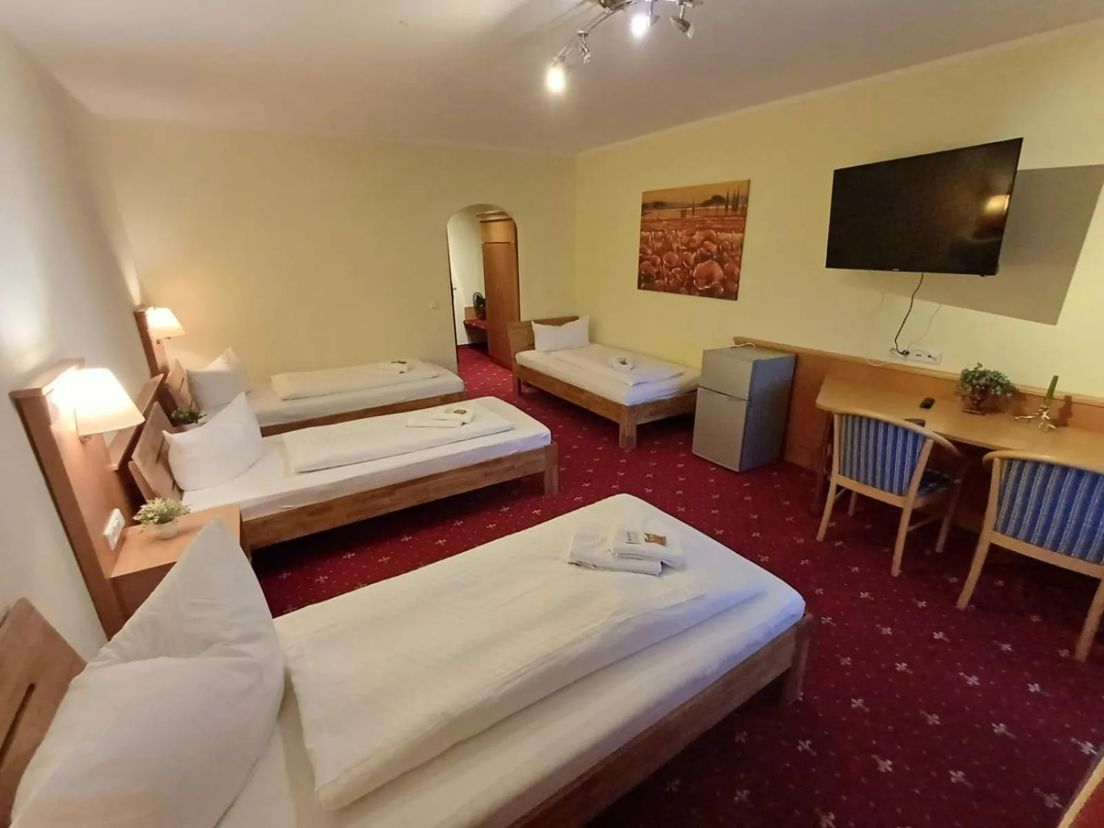 Bedroom in Günstige Zimmer im Spessart