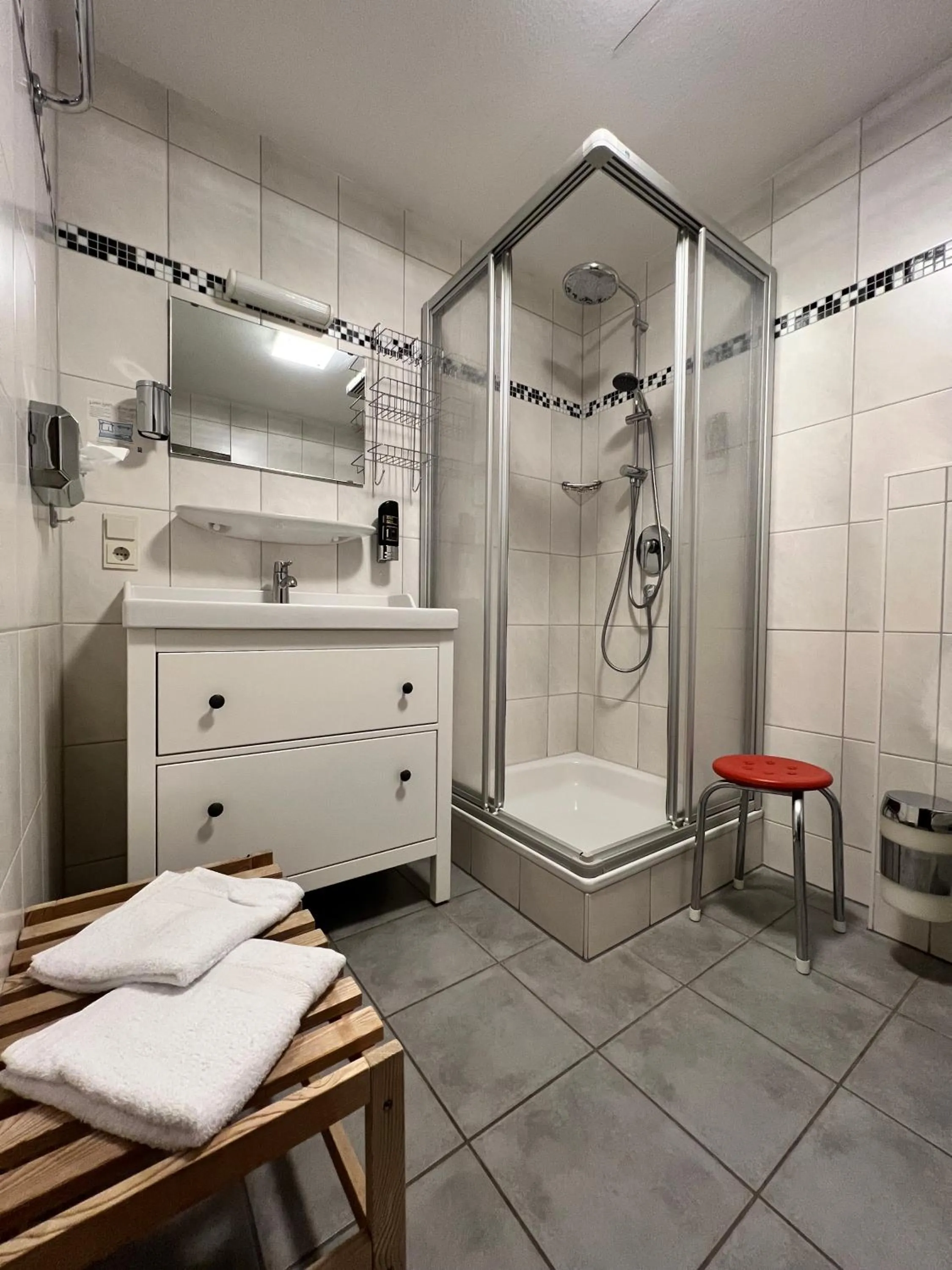 Bathroom in Günstige Zimmer im Spessart