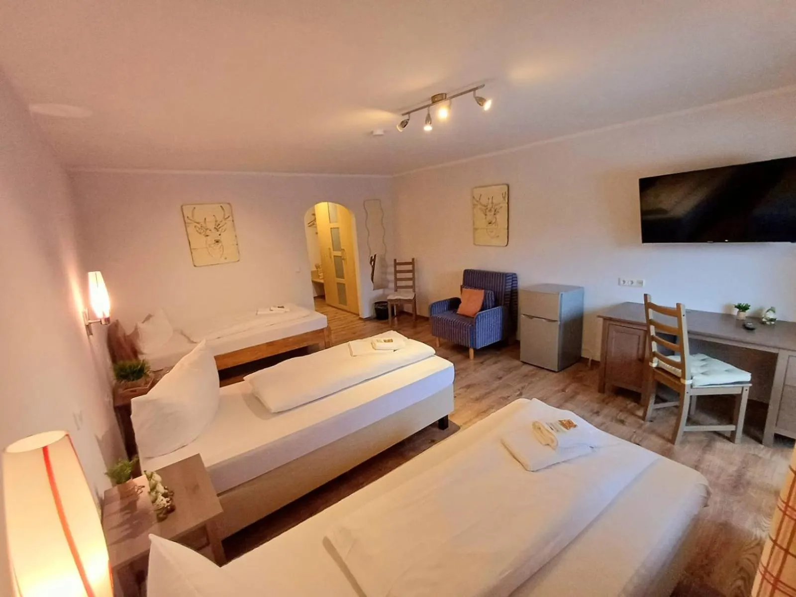 Photo of the whole room in Günstige Zimmer im Spessart