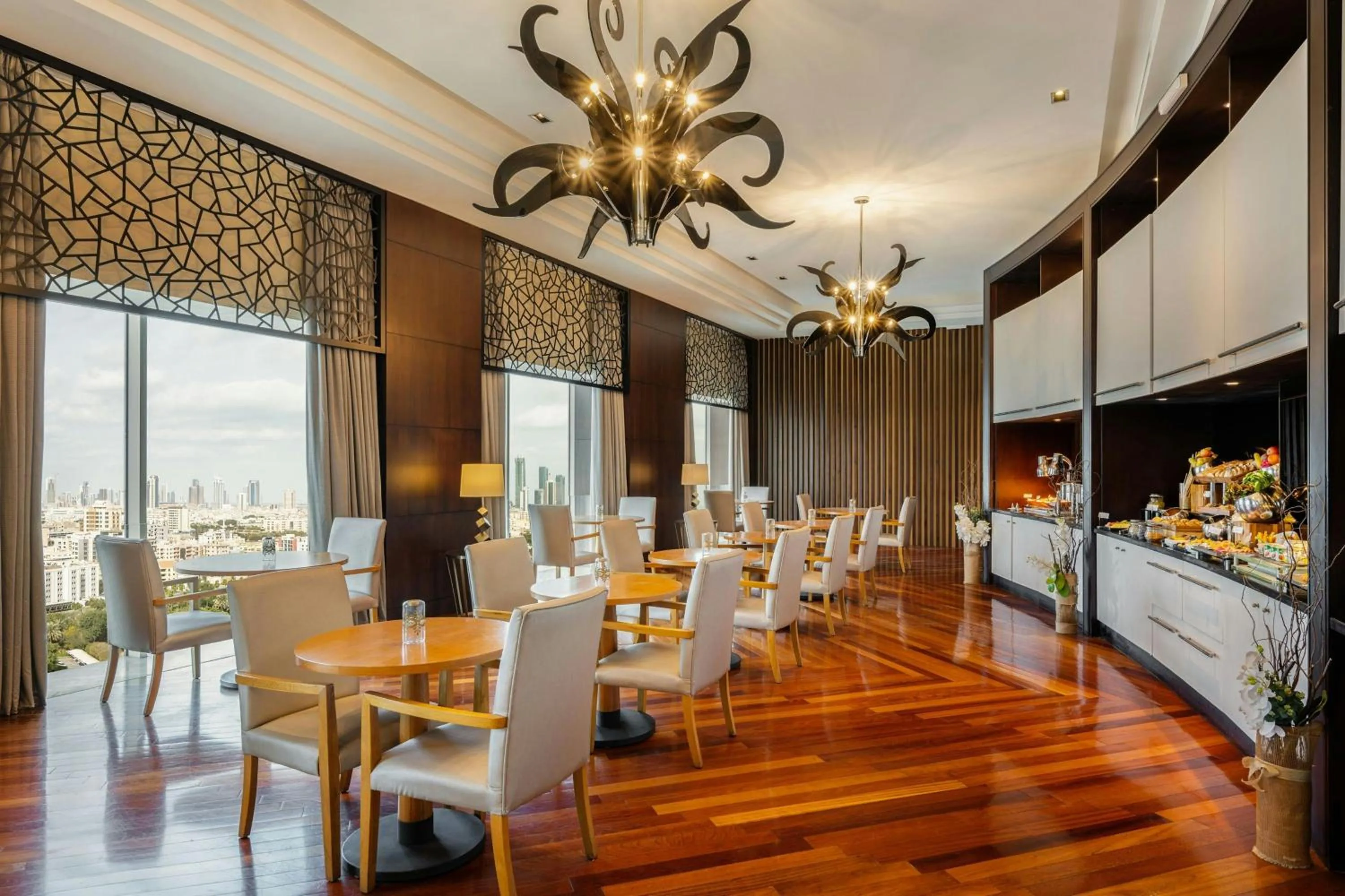 Lounge or bar in Gulf Hotel Bahrain Convention and SPA