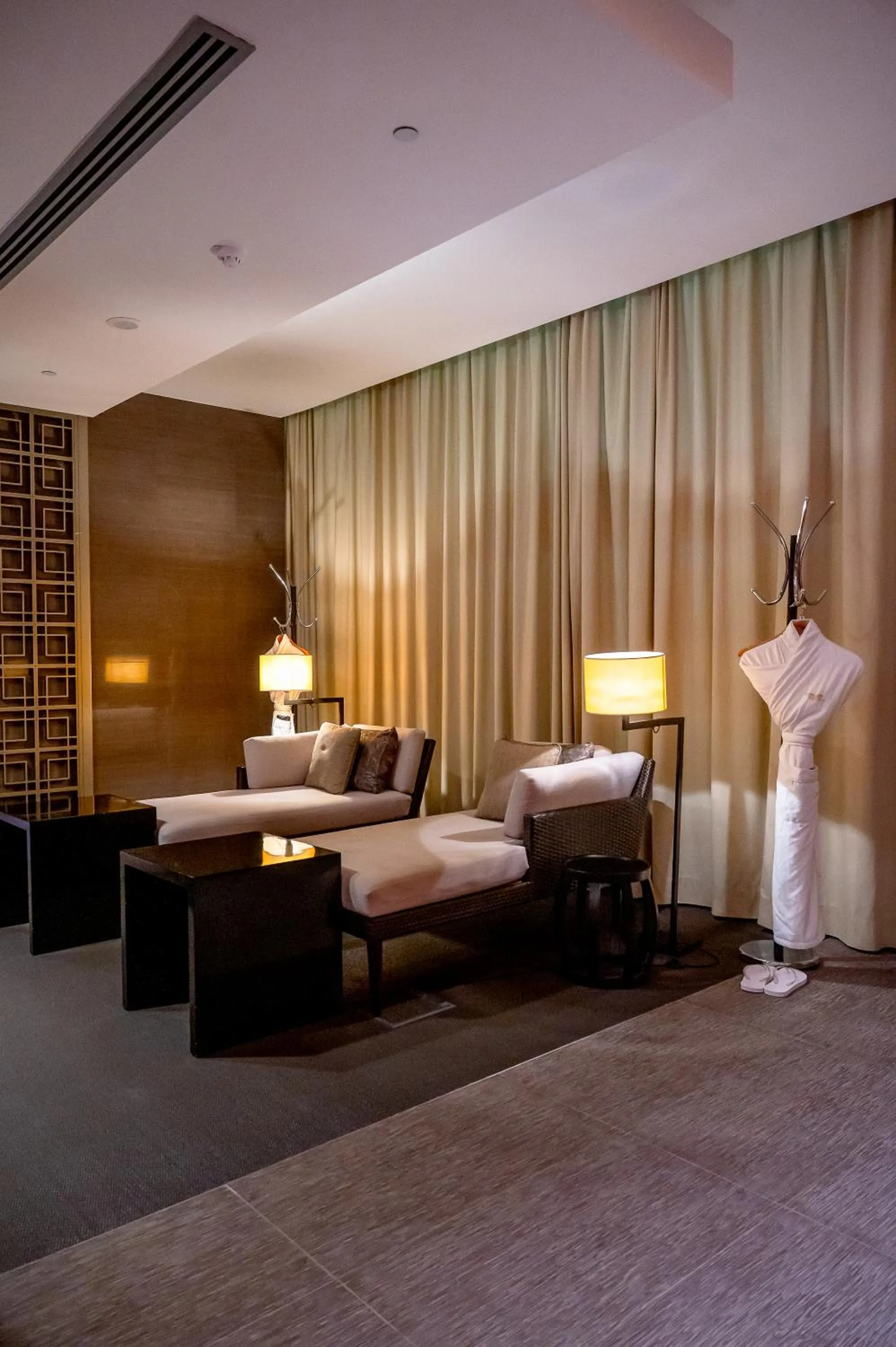 Spa and wellness centre/facilities, Bed in Gulf Hotel Bahrain Convention and SPA