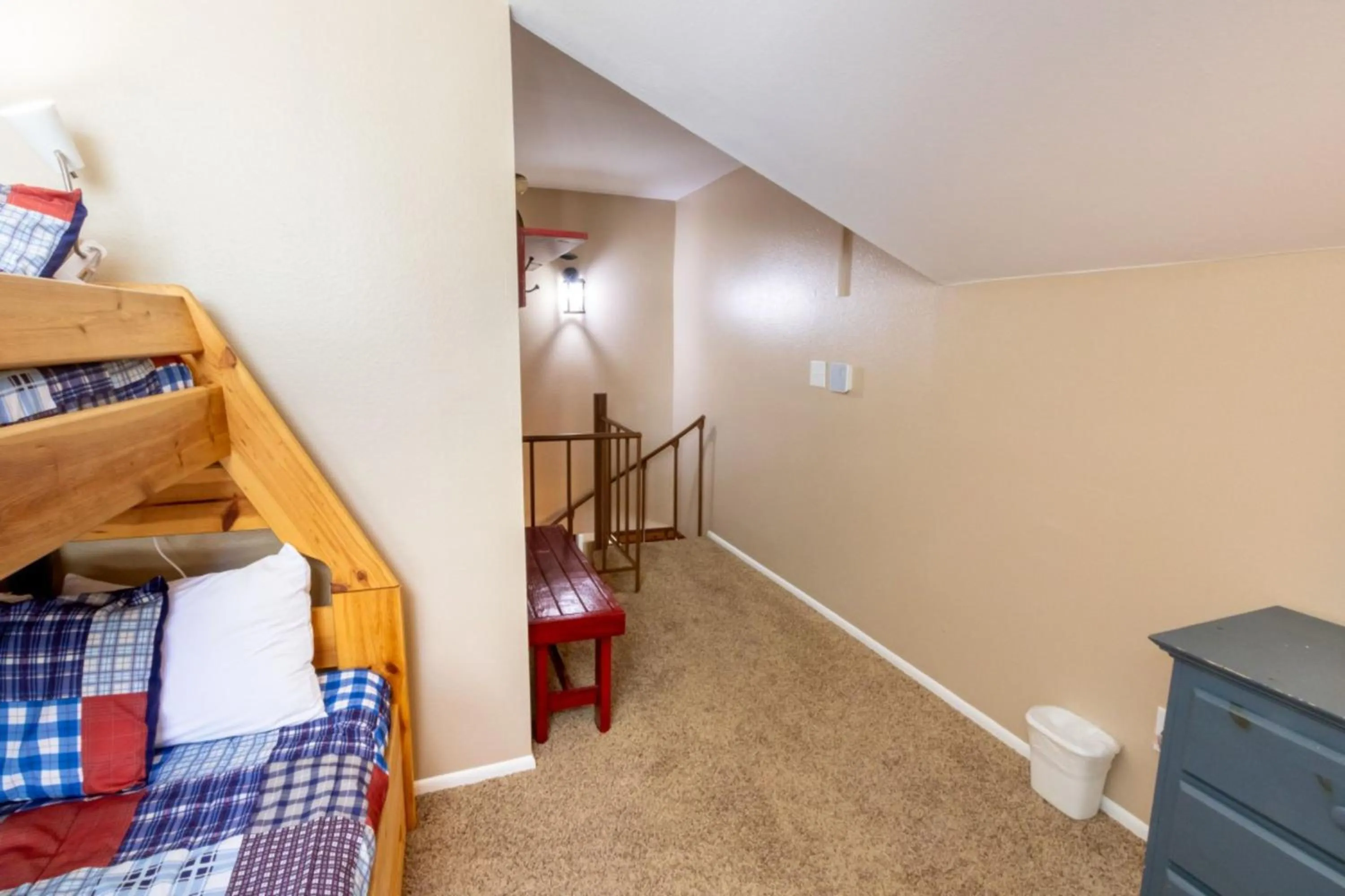 bunk bed, Bed in Flying Dutchman by Summit County Mountain Retreats