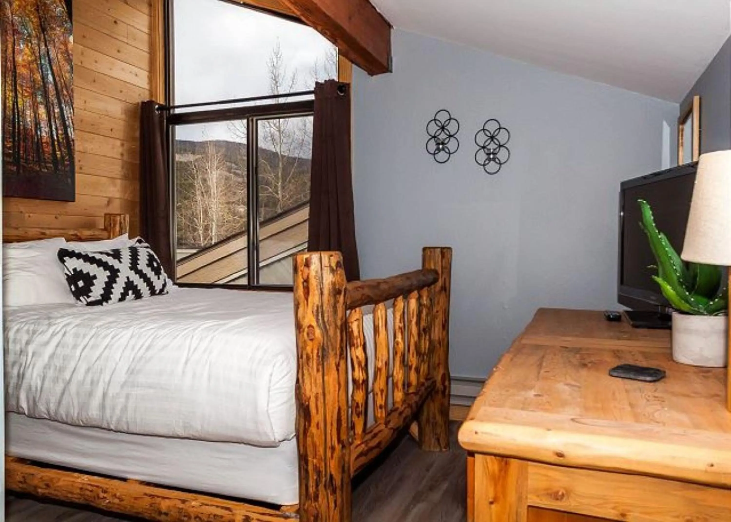 Bedroom, Bed in Flying Dutchman by Summit County Mountain Retreats