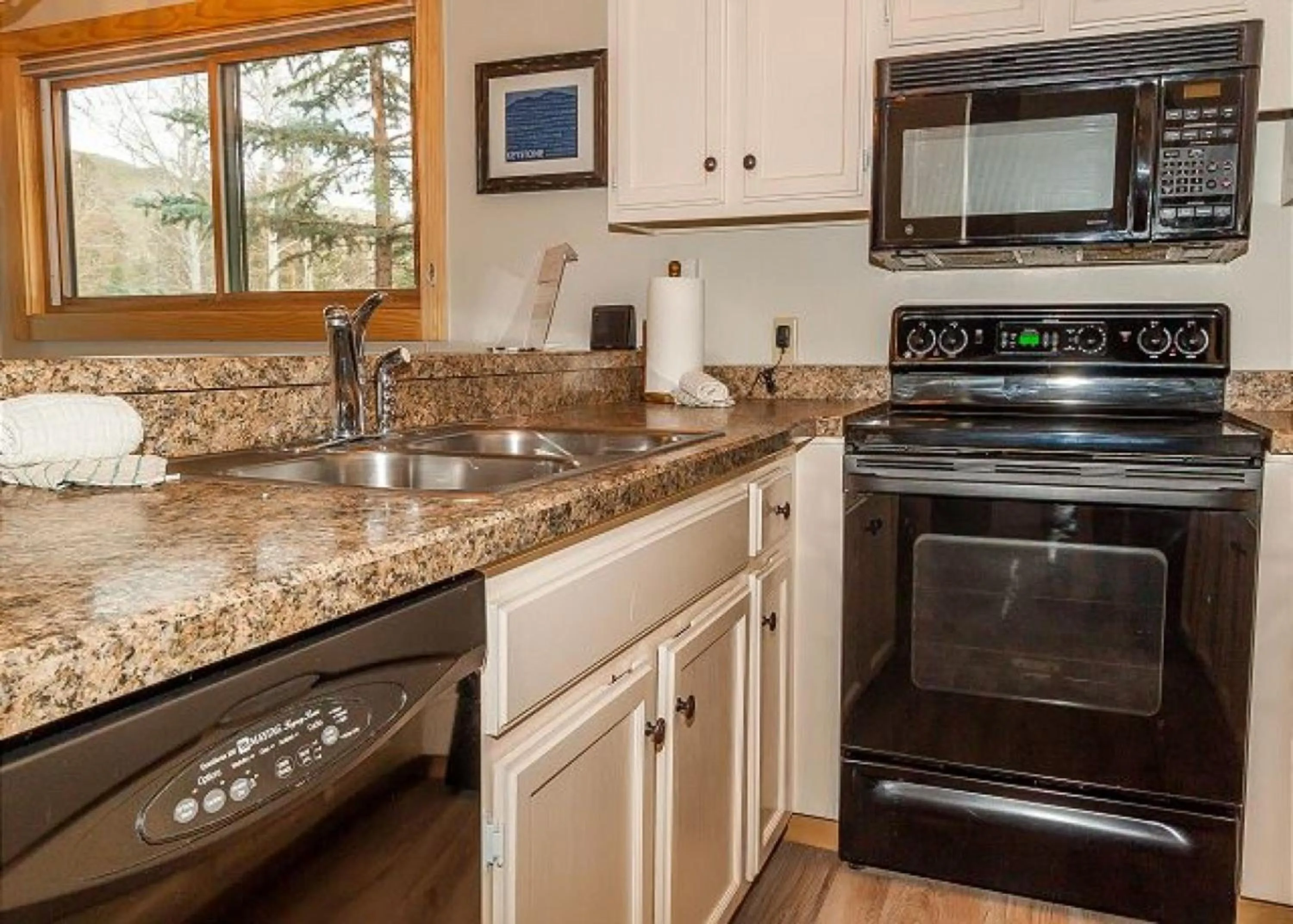 Kitchen or kitchenette in Flying Dutchman by Summit County Mountain Retreats
