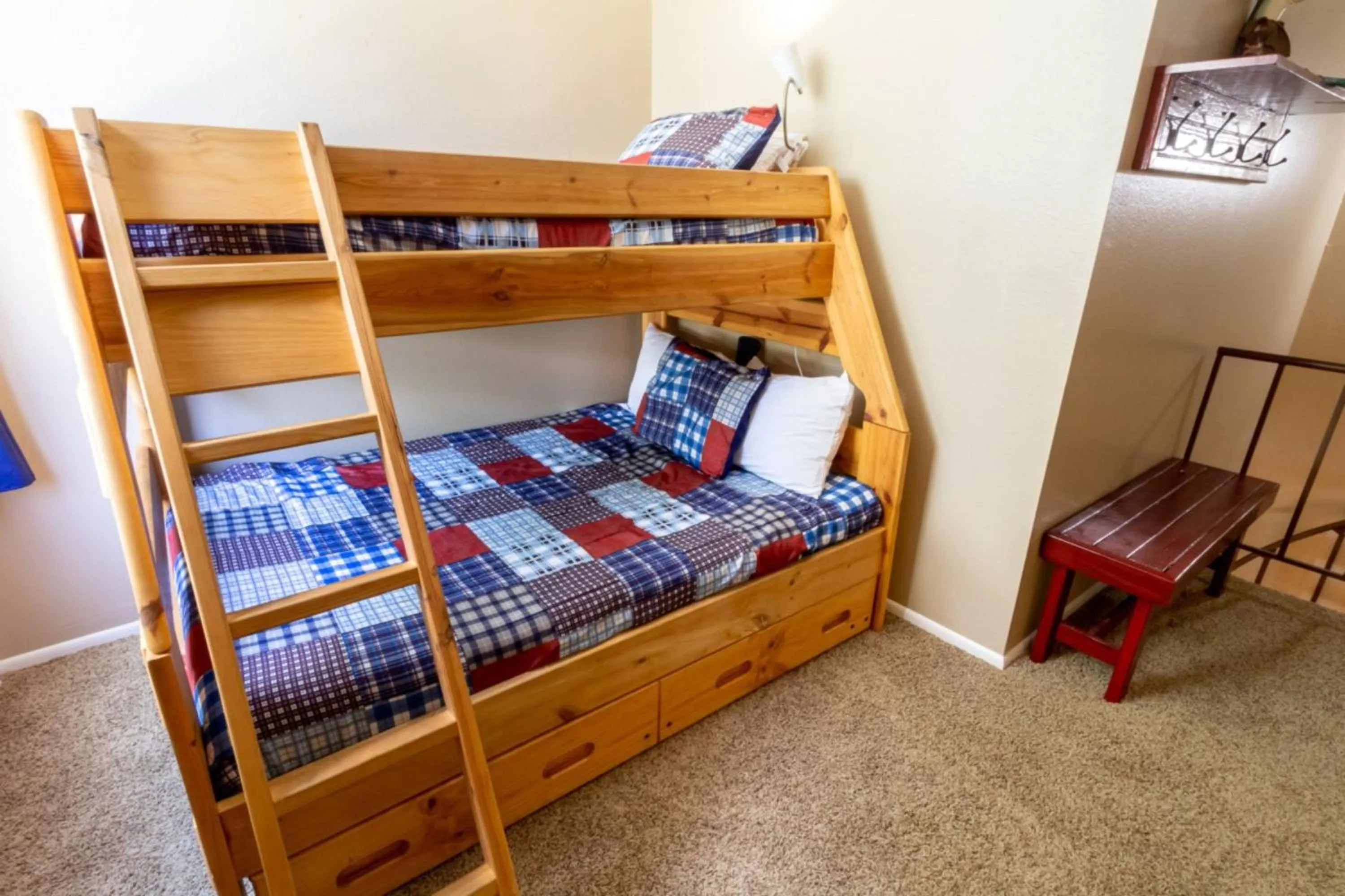 bunk bed, Bed in Flying Dutchman by Summit County Mountain Retreats