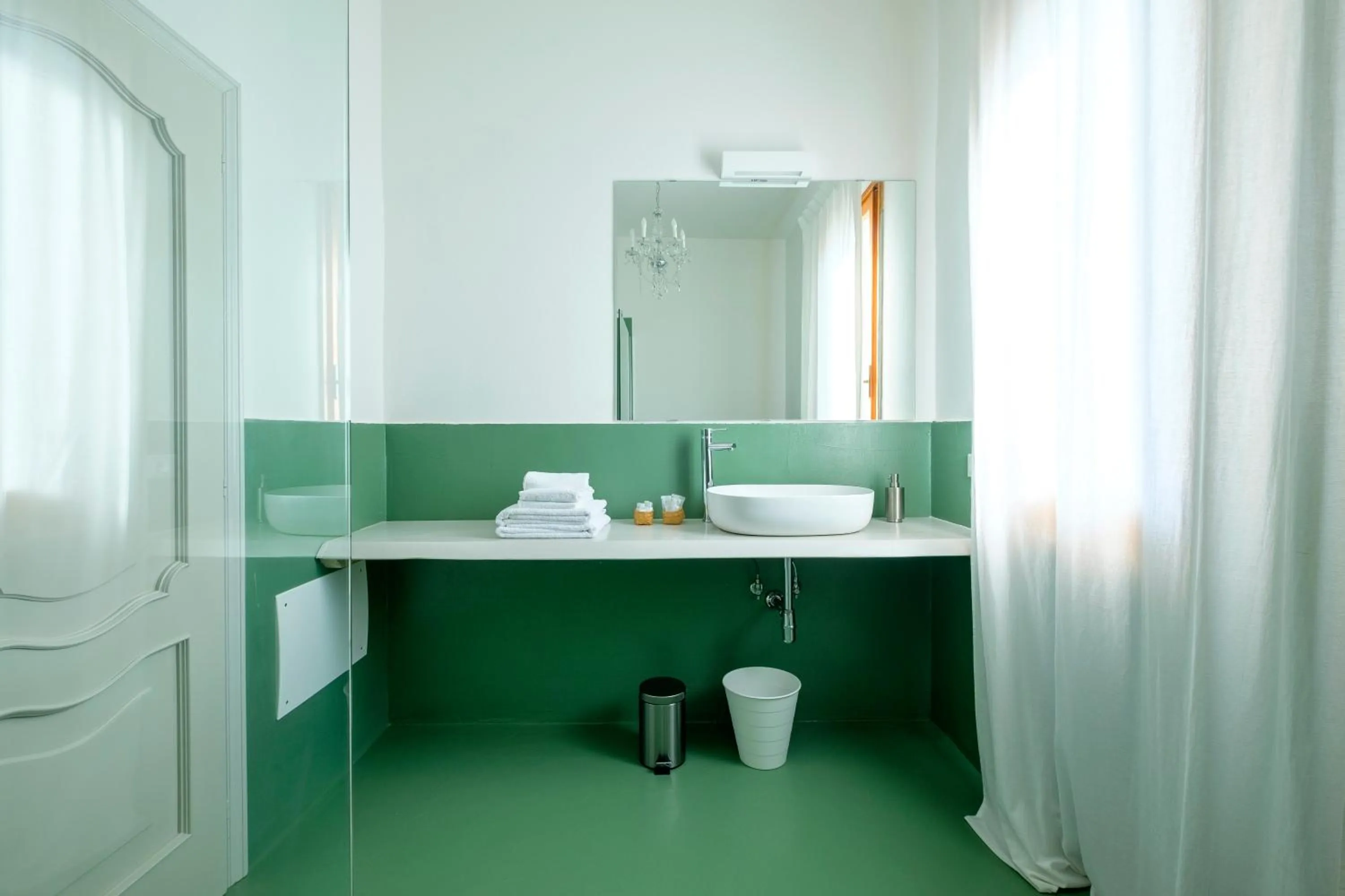 Toilet in QuarantaVasi