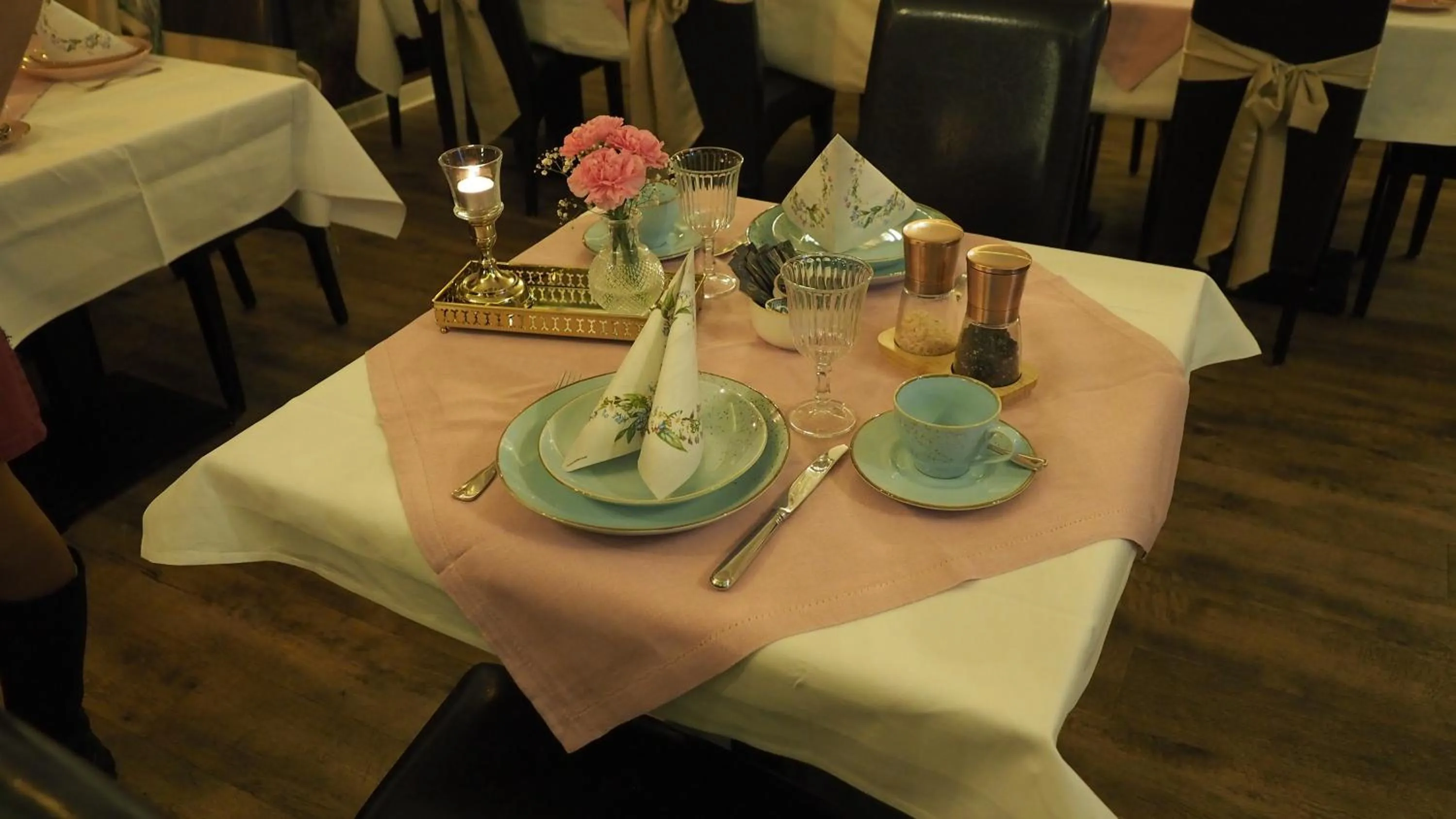 Restaurant/places to eat in The Little Britain Inn Themed Hotel One of a Kind In Europe