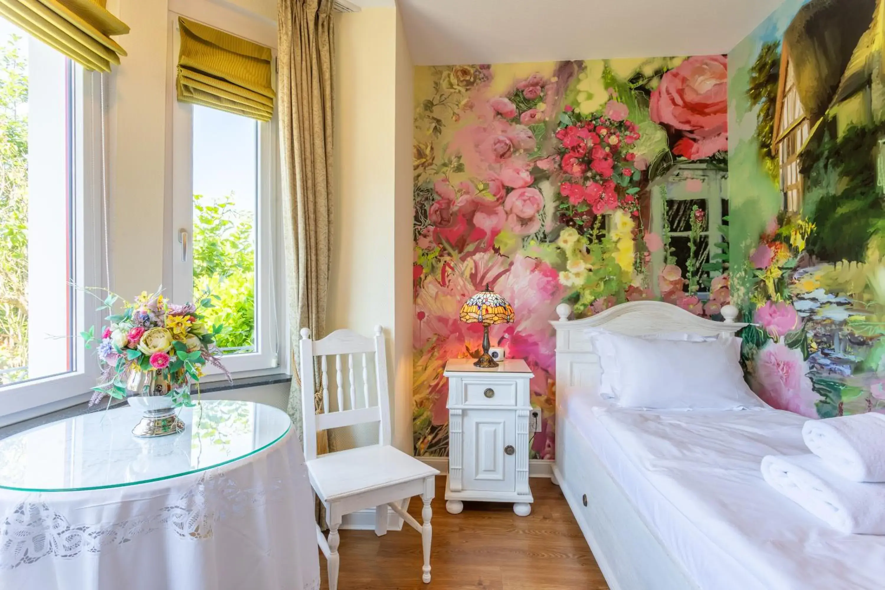 British Room in The Little Britain Inn Themed Hotel One of a Kind In Europe British Room in The Little Britain Inn Themed Hotel One of a Kind In Europe