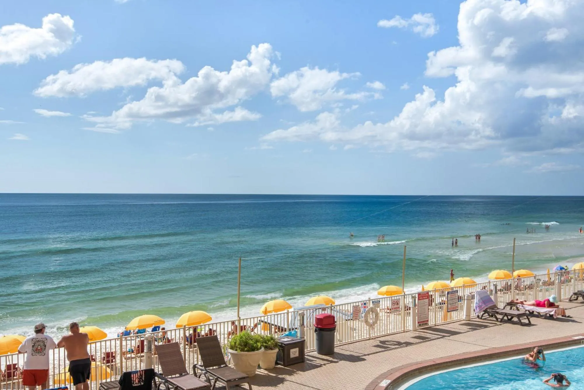 Swimming pool in Treasure Island 0207