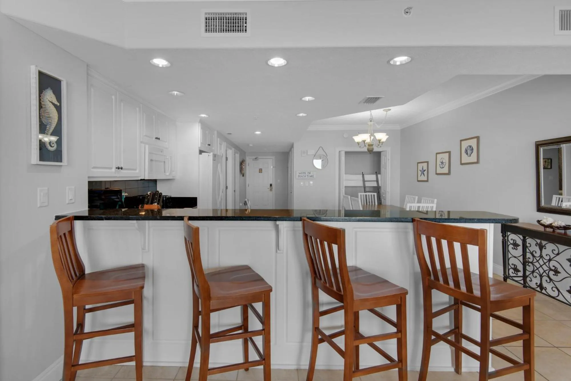 Kitchen or kitchenette in Treasure Island 0207