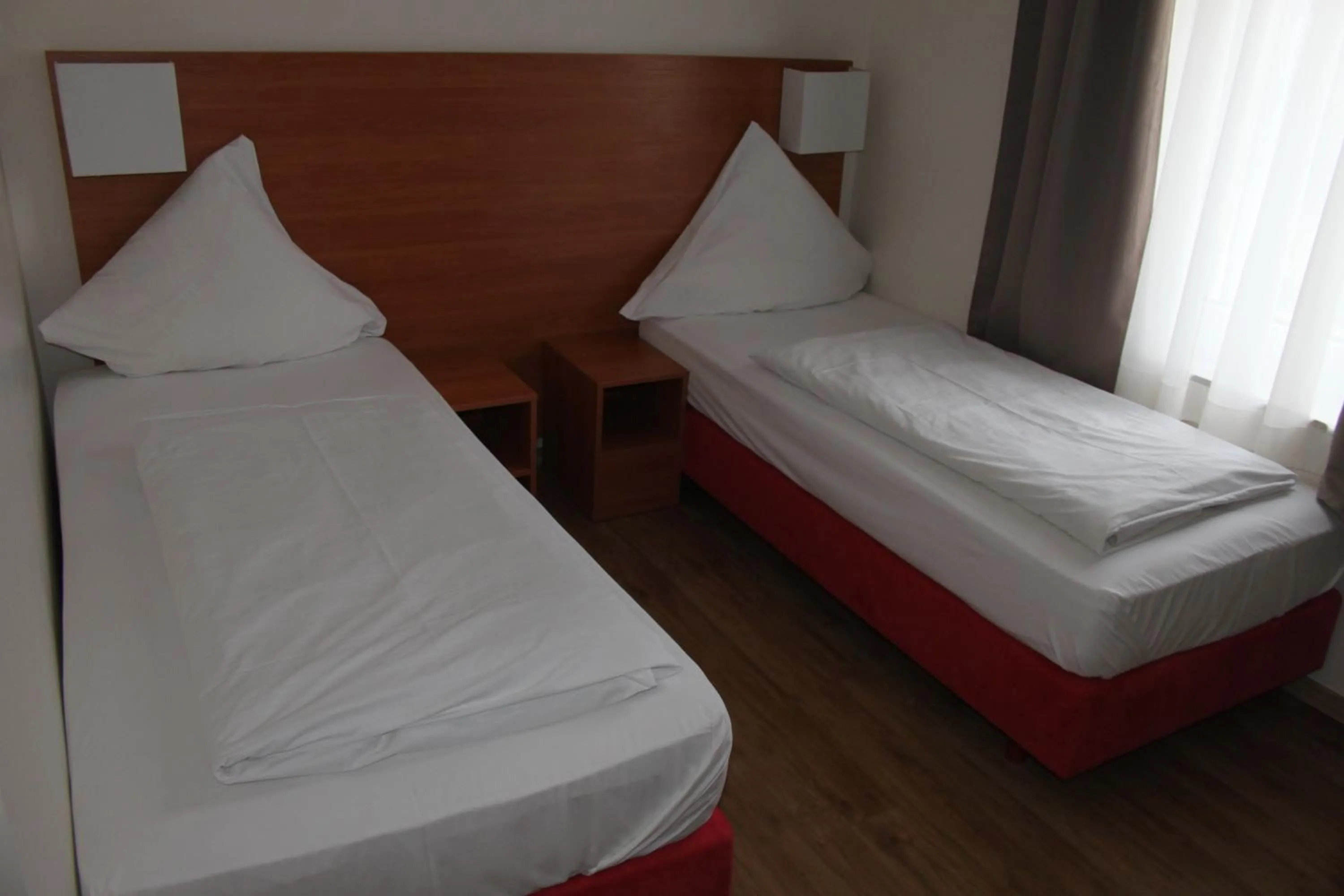 Photo of the whole room, Bed in Stadt-Gut-Hotel Zum Rathaus