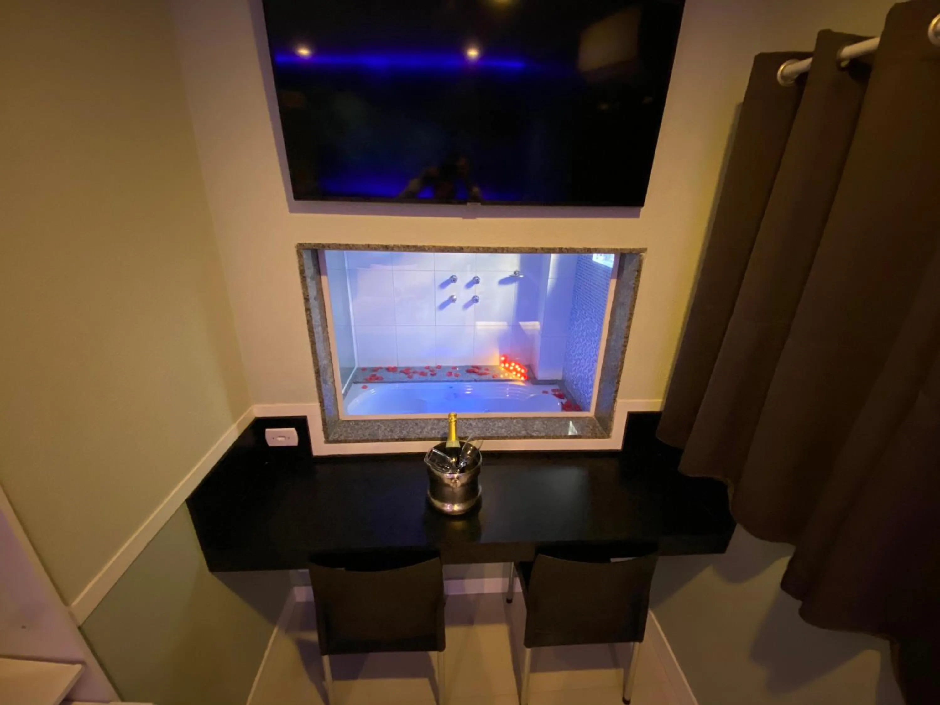 Hot Tub in Único Motel Faria Lima