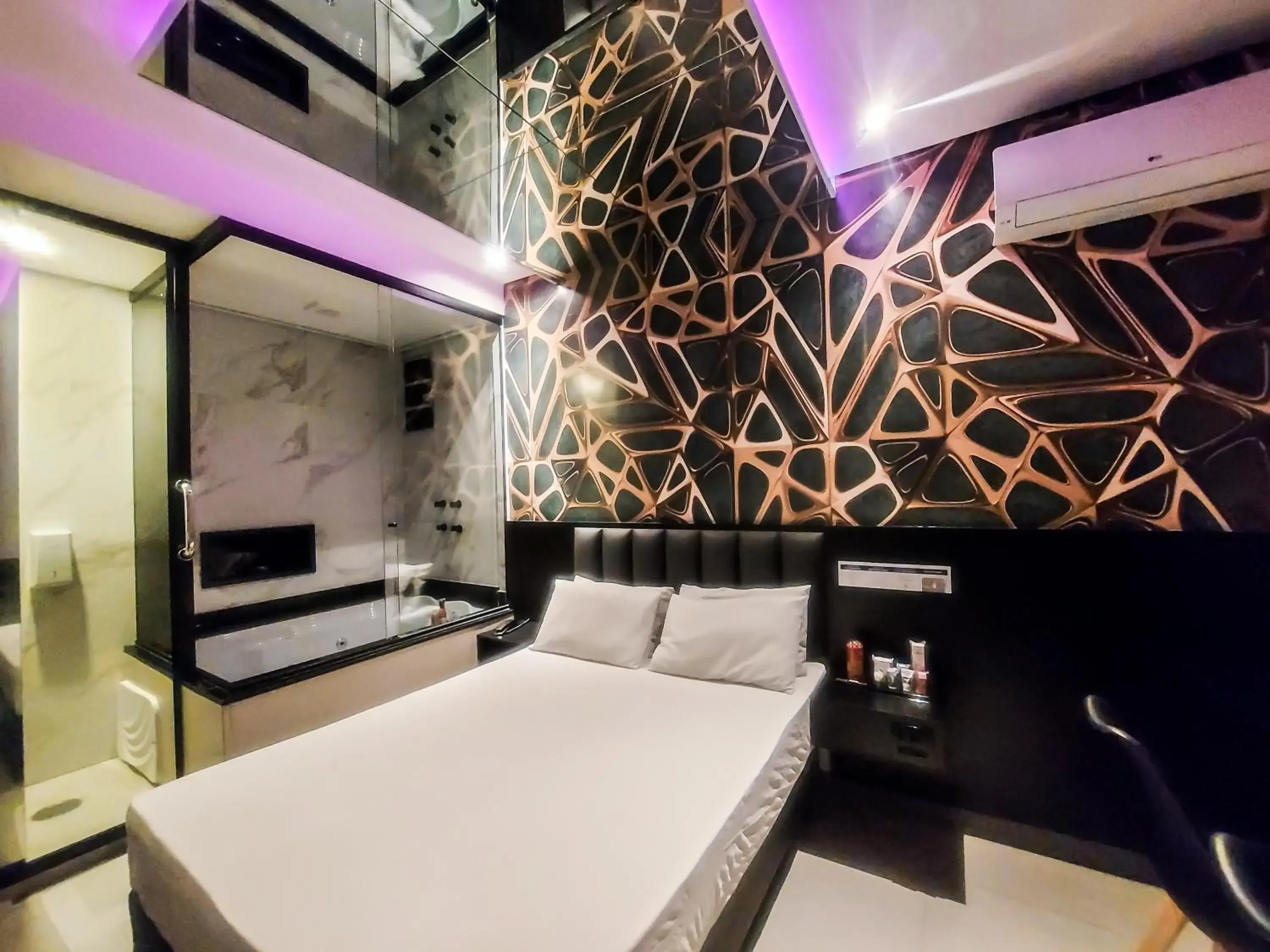 Deluxe Double Room with Bath in Único Motel Faria Lima Deluxe Double Room with Bath in Único Motel Faria Lima