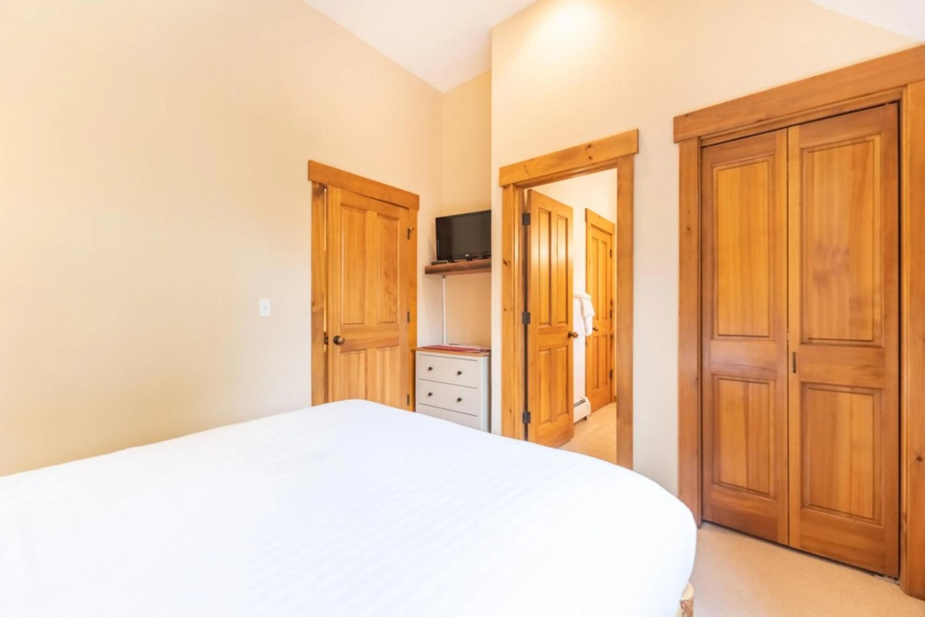 Bedroom, Bed in Ski Tip by Summit County Mountain Retreats