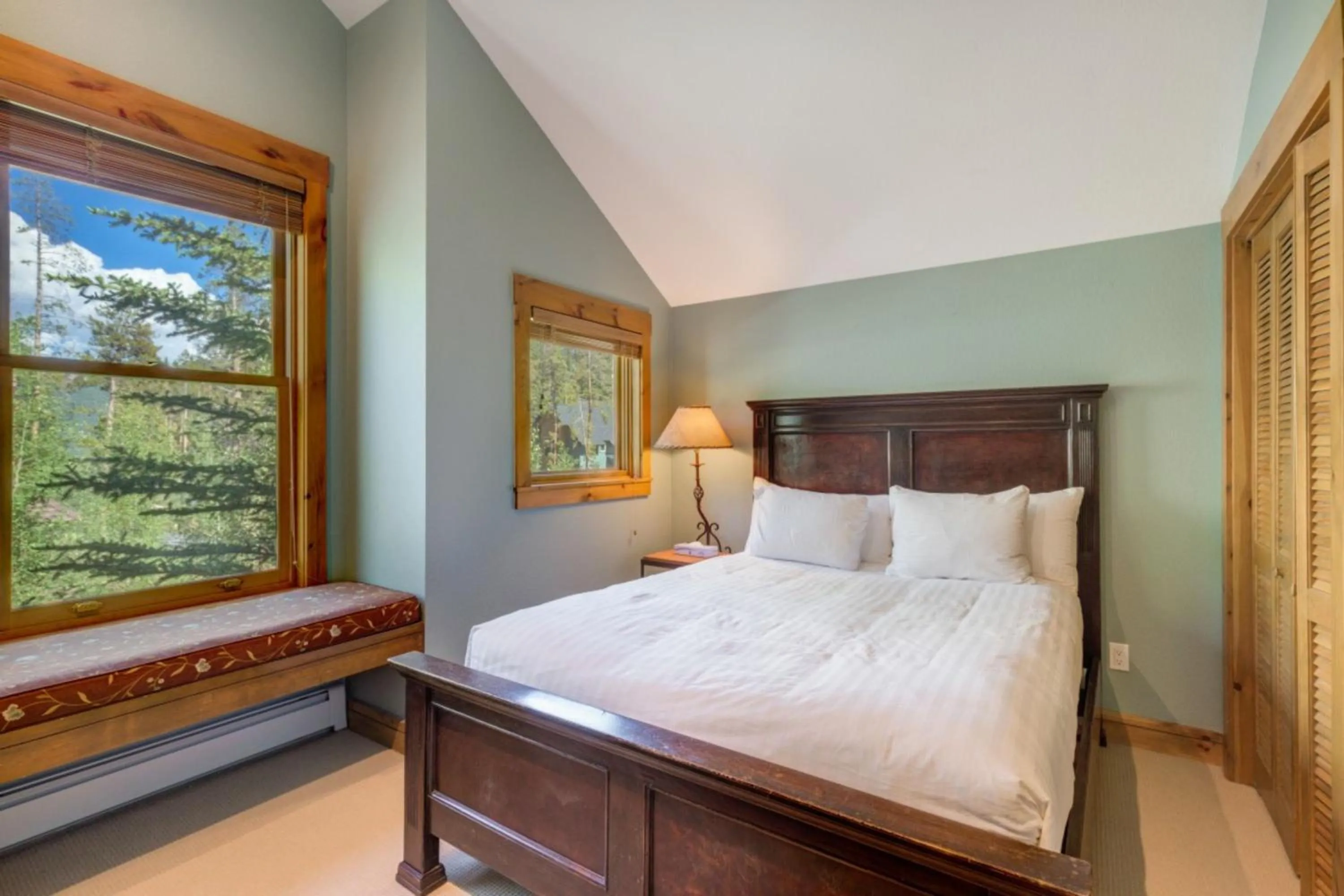 Bedroom, Bed in Ski Tip by Summit County Mountain Retreats