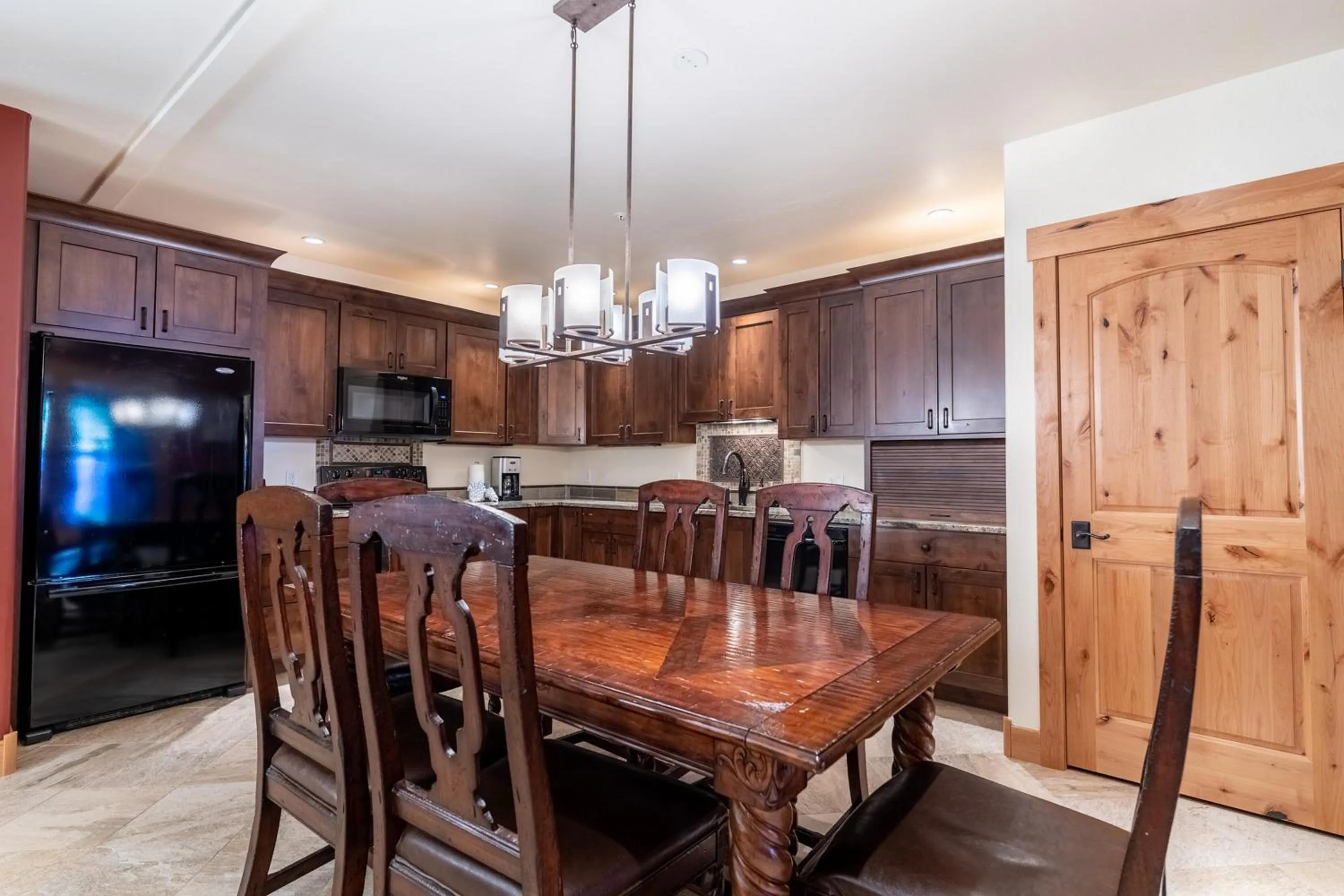Kitchen or kitchenette in Tenderfoot Lodge by Summit County Mountain Retreats