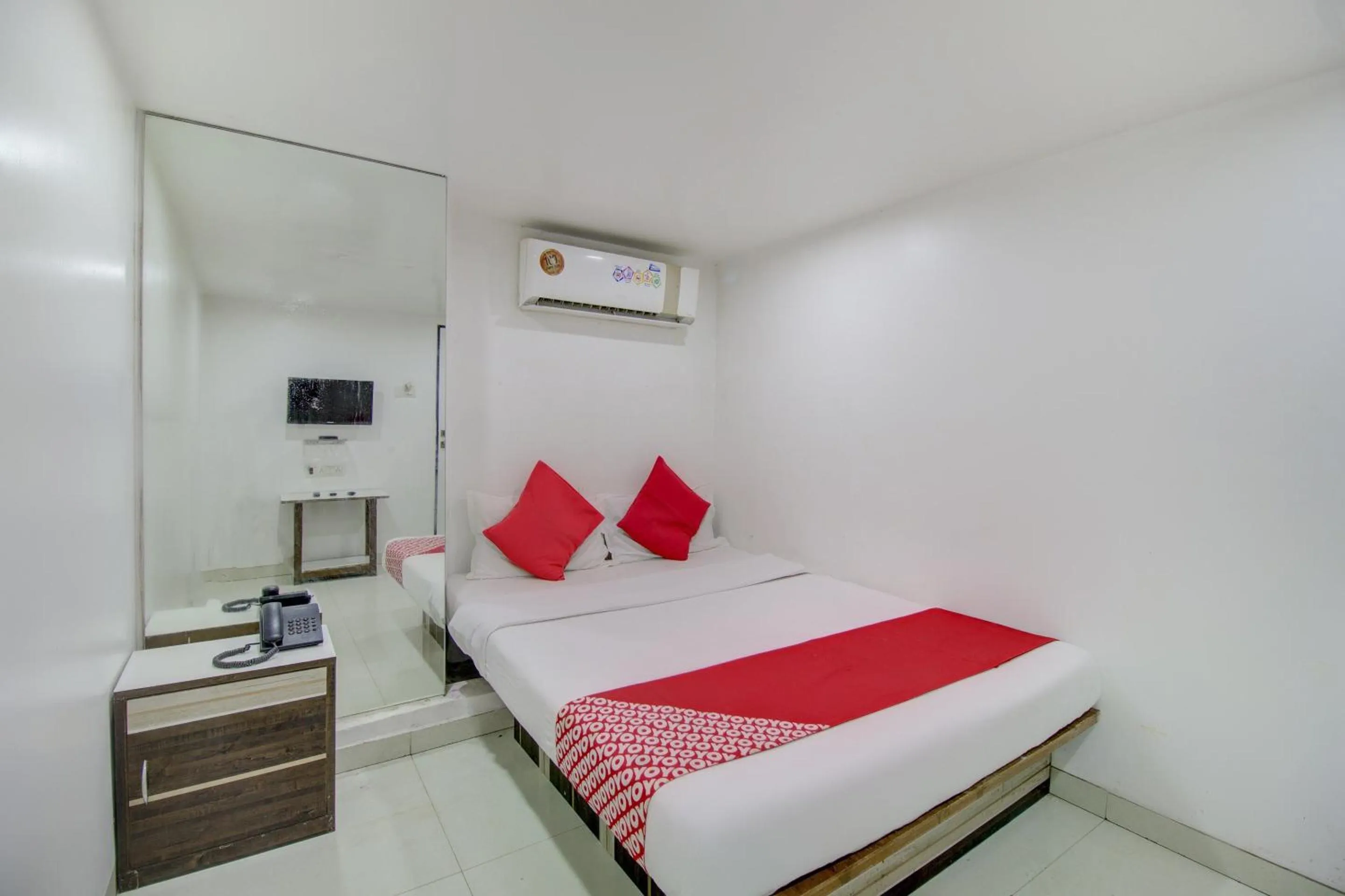 Bedroom, Bed in Hotel O Blue Light Near Gateway Of India Mumbai