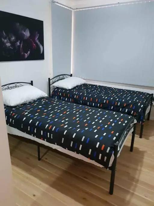 Bed in CAMPBELLTOWN HOLIDAY HOME 3 BED + FREE PARKING NCA039